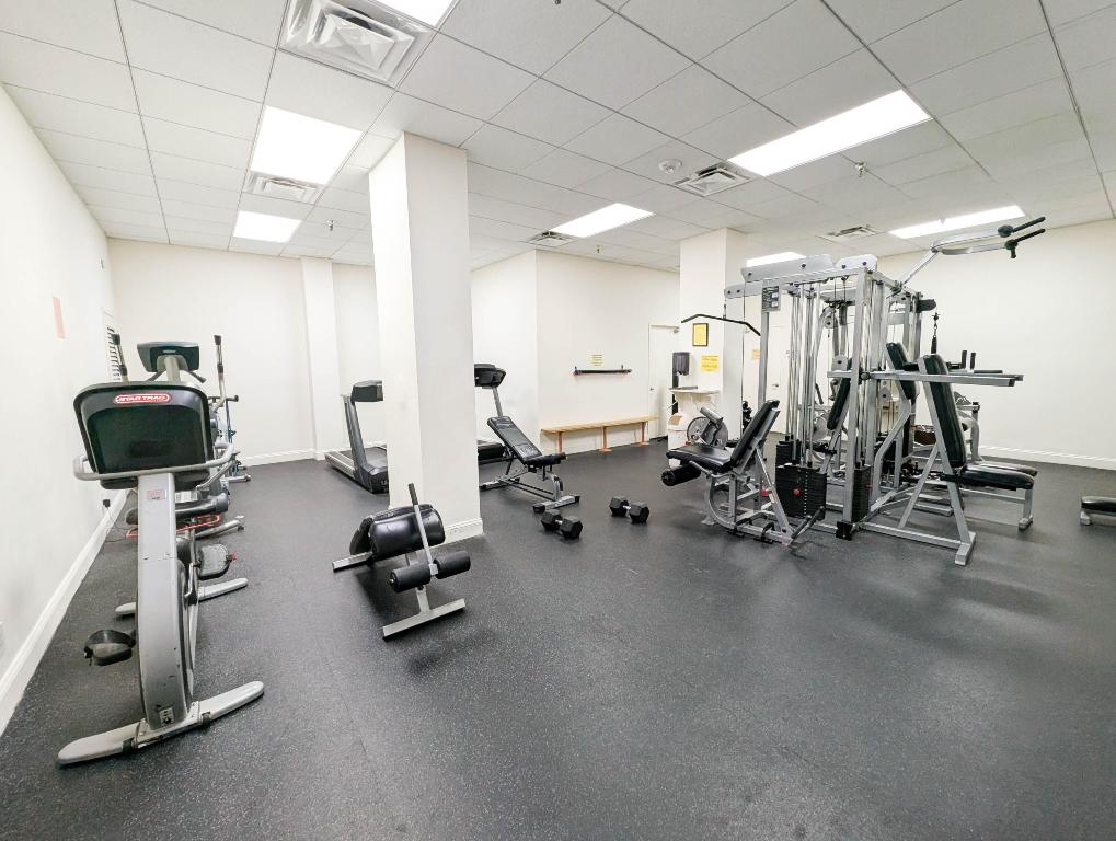 image Winston Towers 700 Condo25