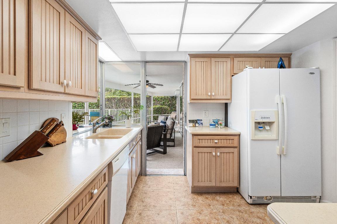 23 Sabal Is Ocean Ridge, FL 33435
