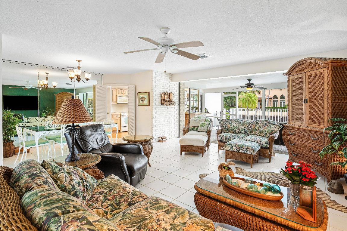 23 Sabal Is Ocean Ridge, FL 33435
