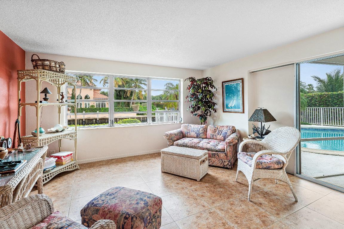 23 Sabal Is Ocean Ridge, FL 33435