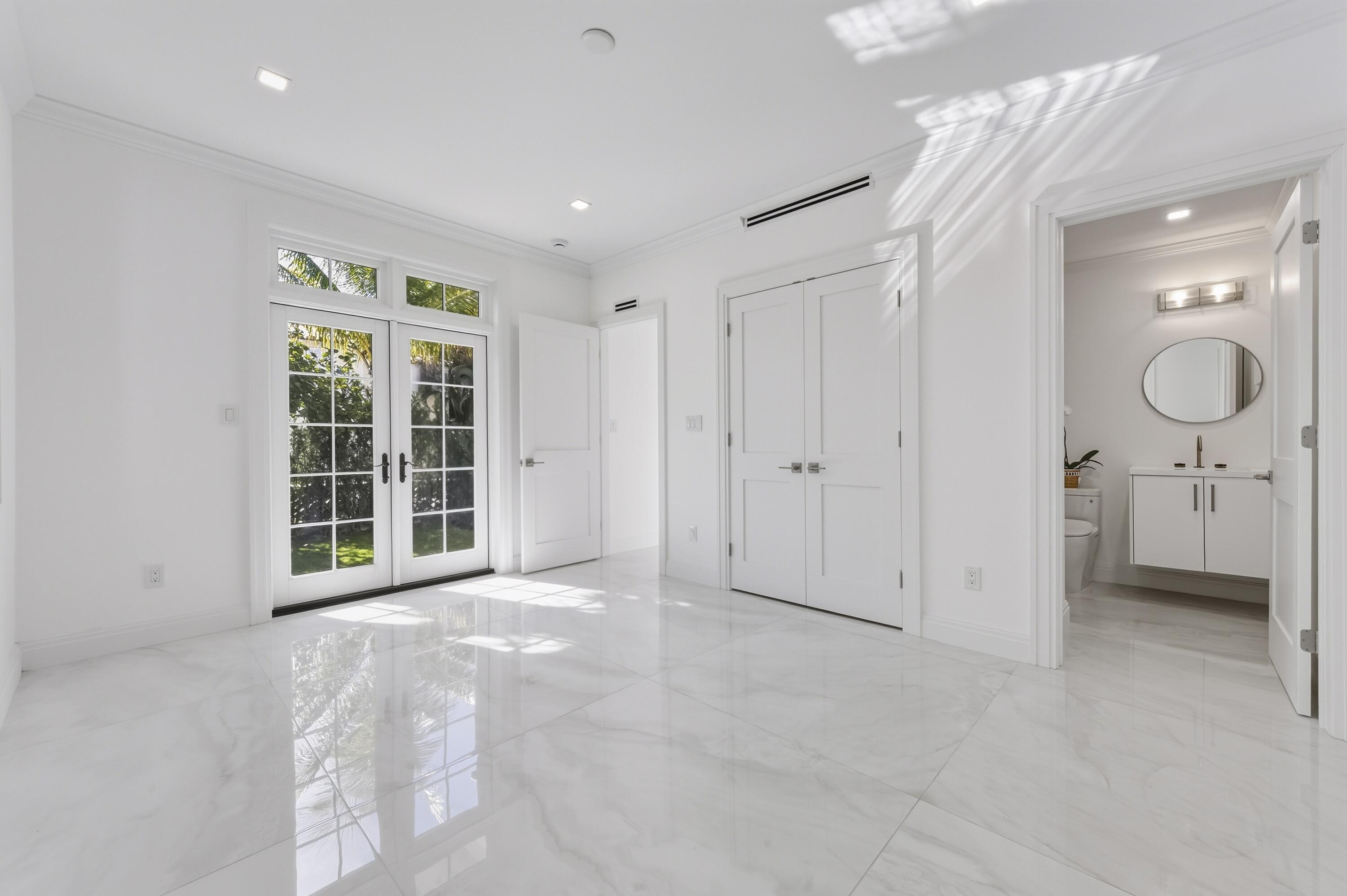 259 Oleander Palm Beach, FL 33480