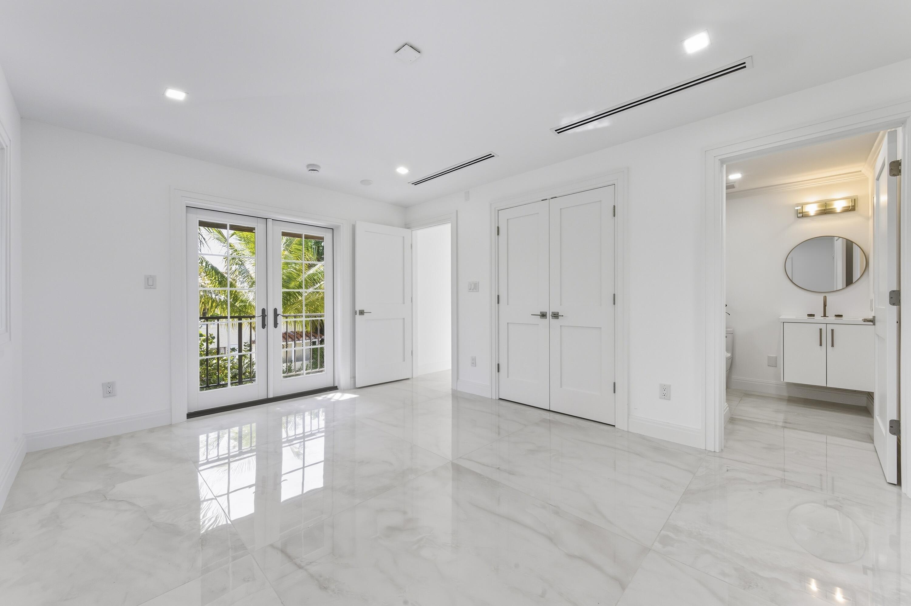 259 Oleander Palm Beach, FL 33480