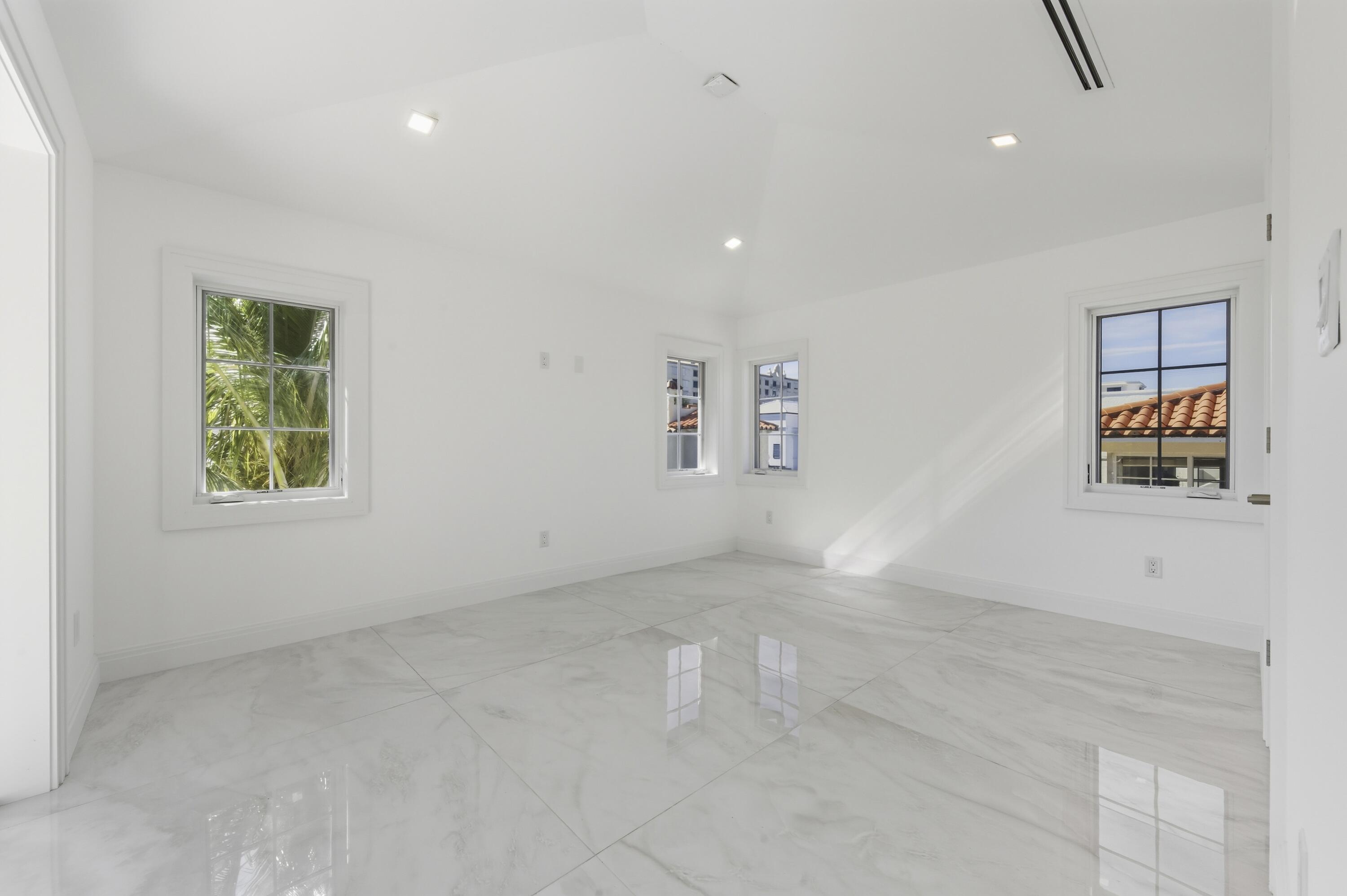 259 Oleander Palm Beach, FL 33480