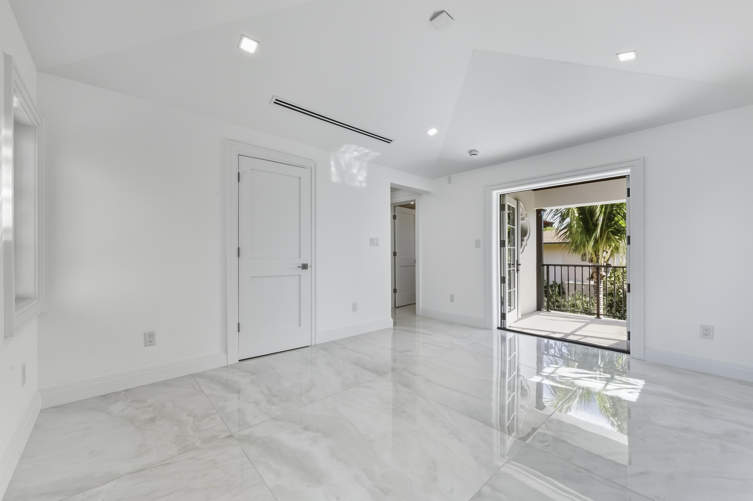 259 Oleander Palm Beach, FL 33480