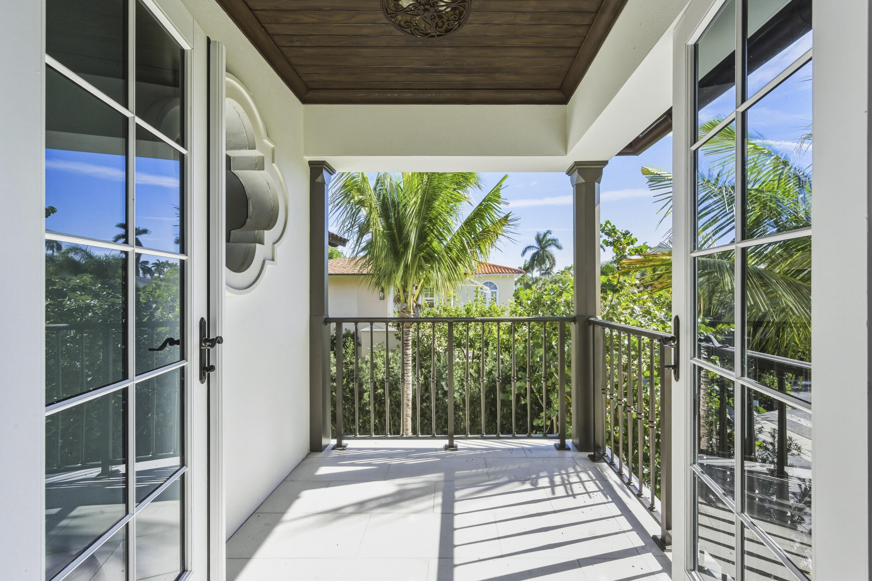 259 Oleander Palm Beach, FL 33480