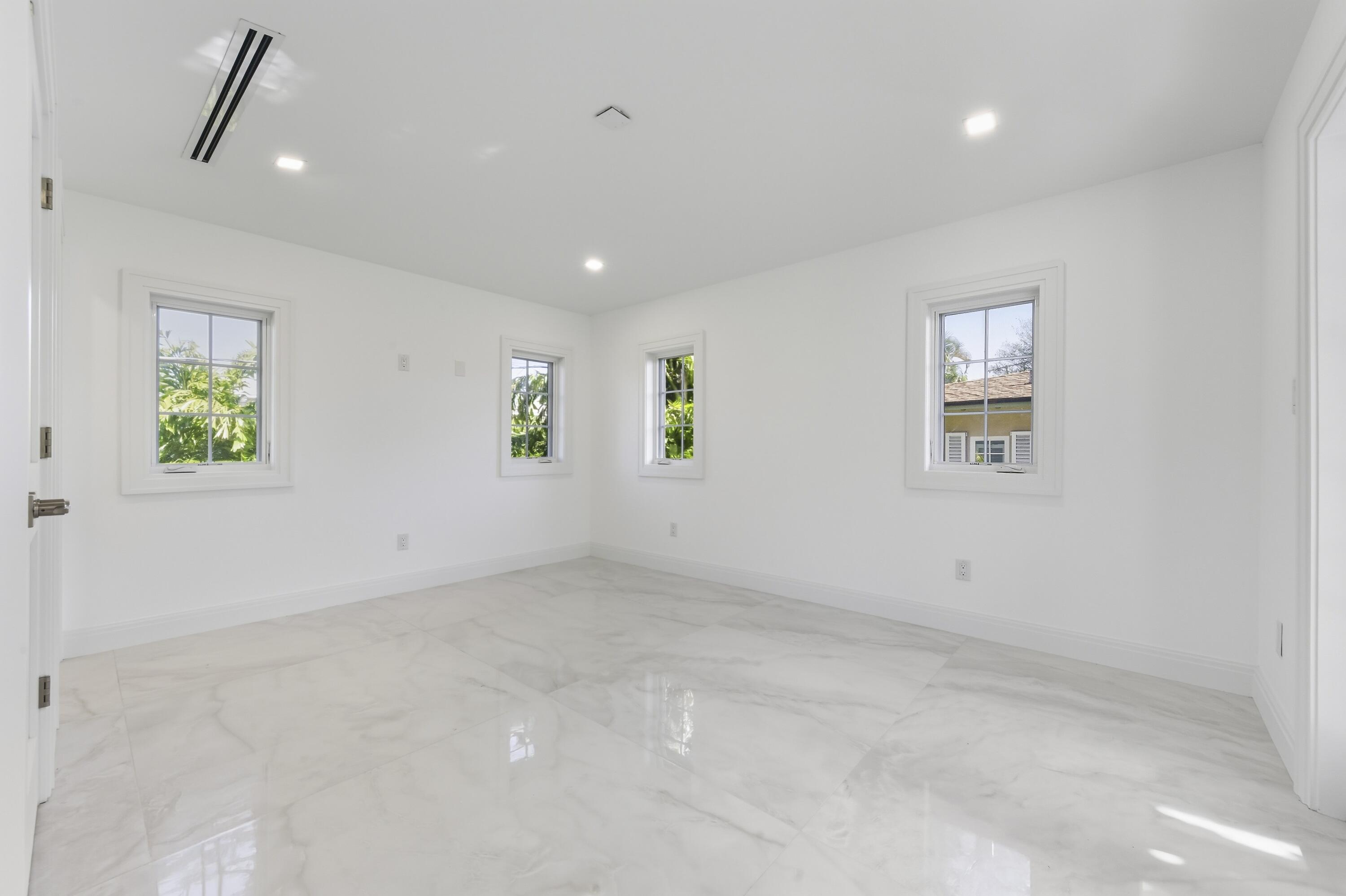 259 Oleander Palm Beach, FL 33480