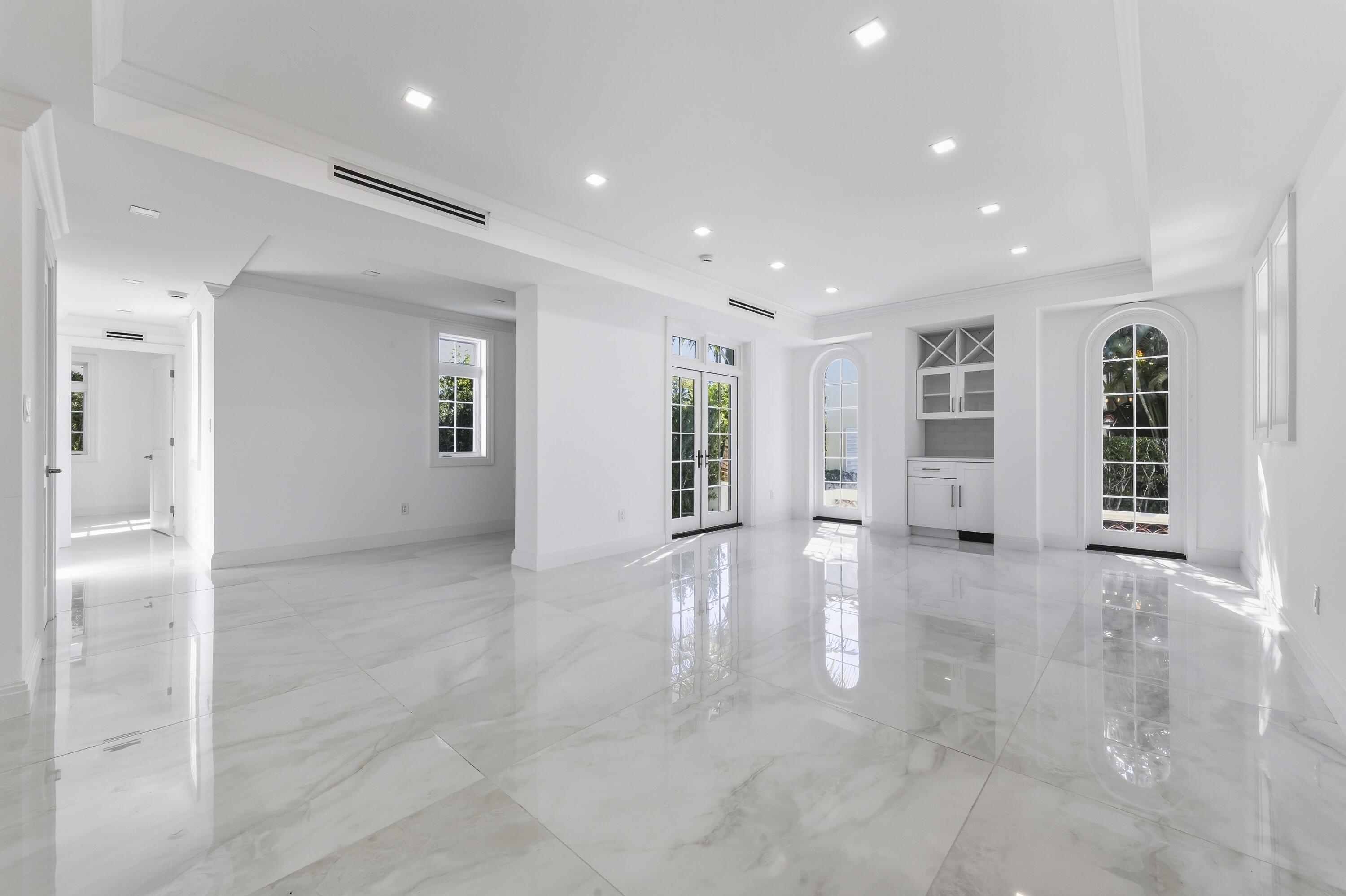 259 Oleander Palm Beach, FL 33480