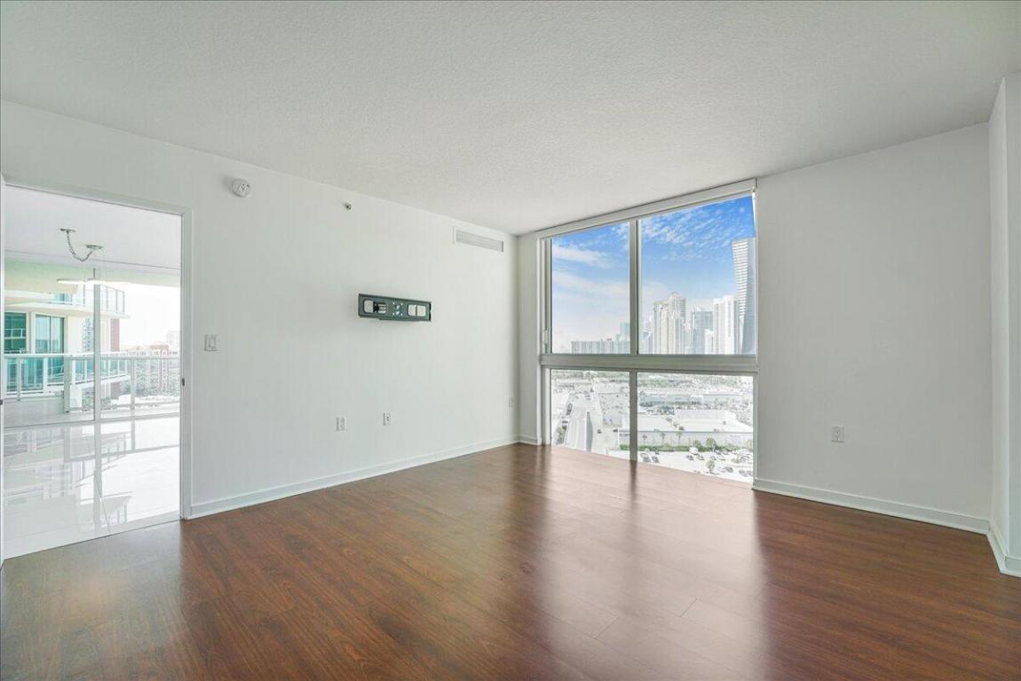 image St Tropez Sunny Isles10