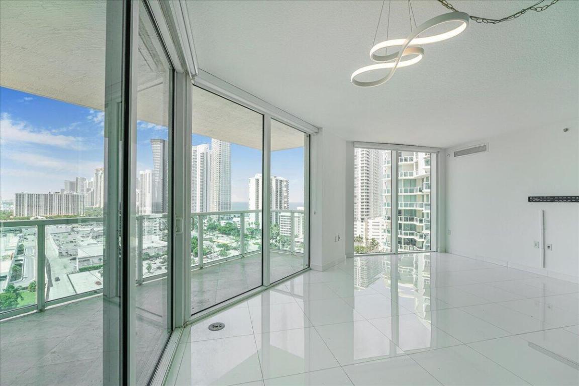 image St Tropez Sunny Isles8