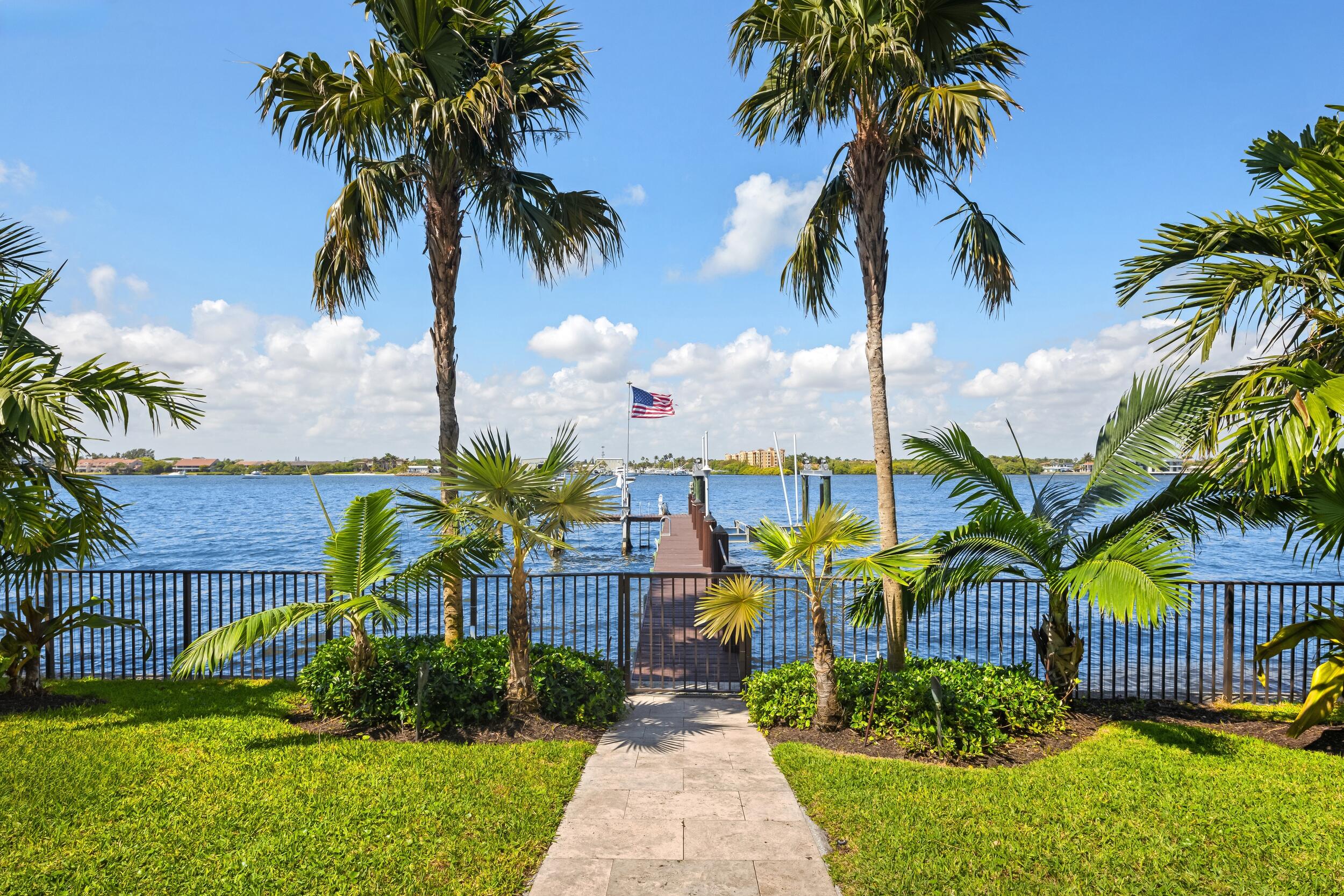1675 Lands End Manalapan, FL 33462