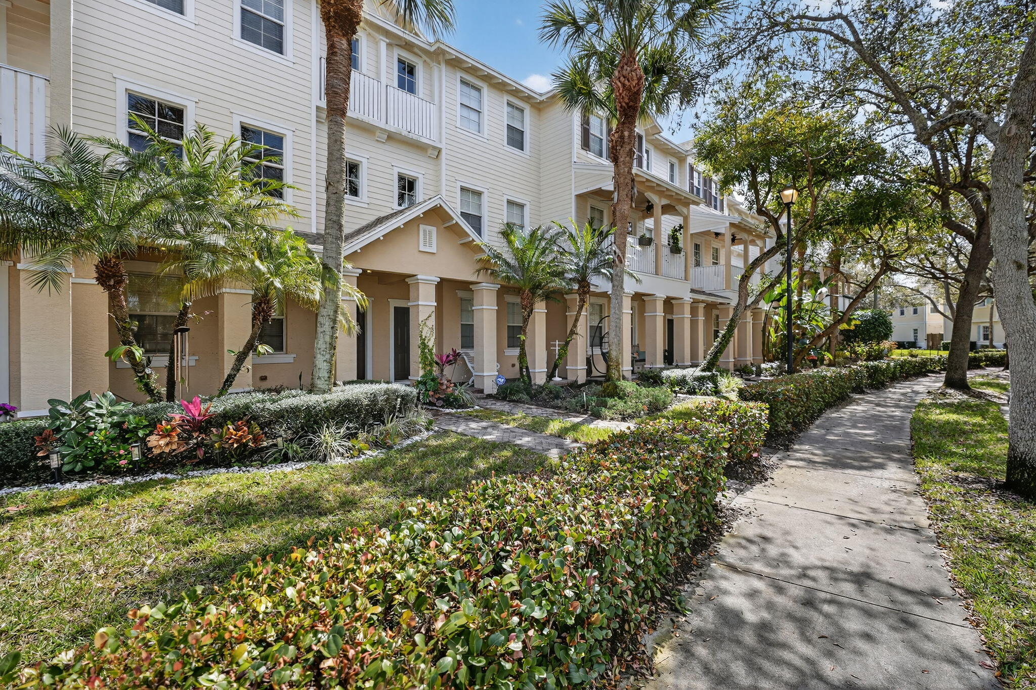 273 E Bay Cedar Jupiter, FL 33458