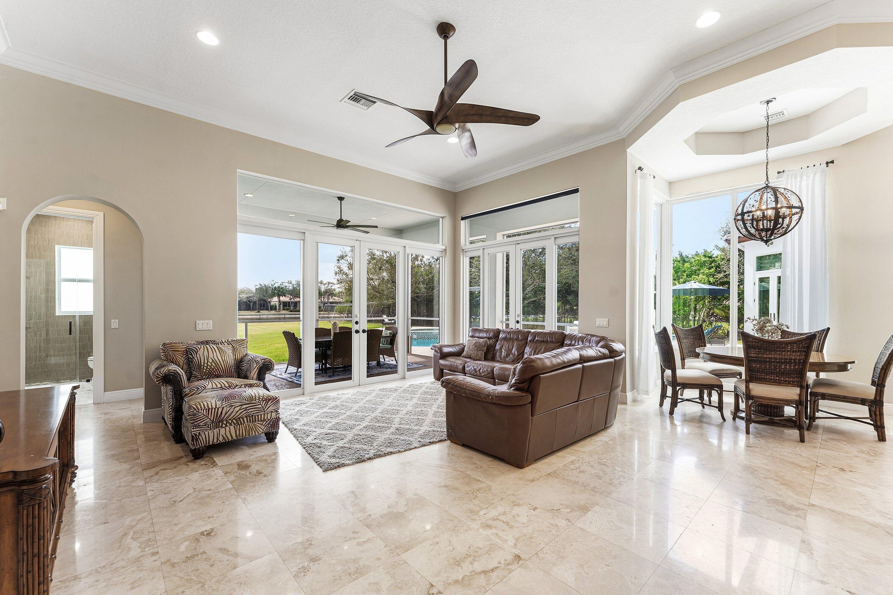 8880 S Kendale Lake Worth, FL 33467