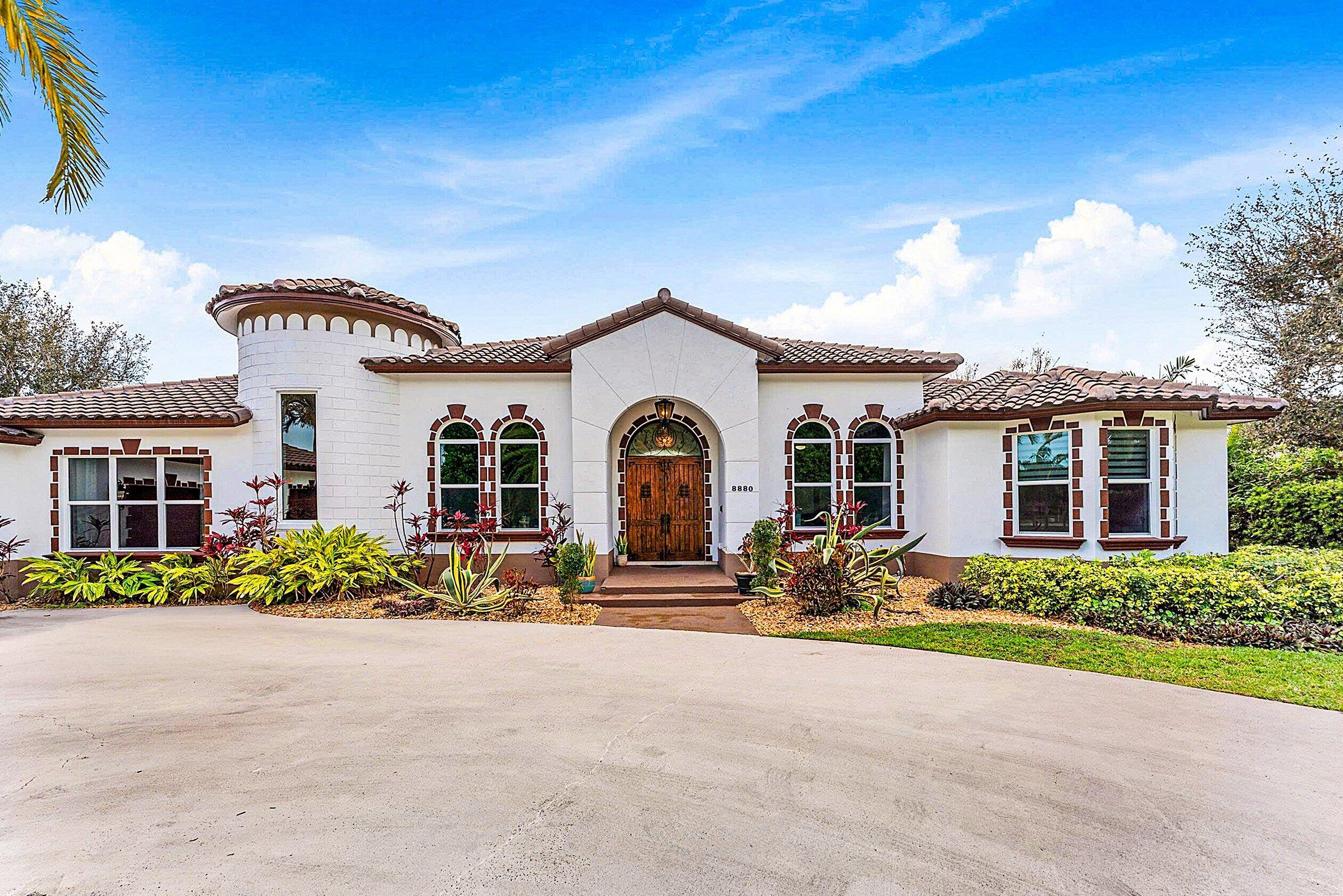 8880 S Kendale Lake Worth, FL 33467