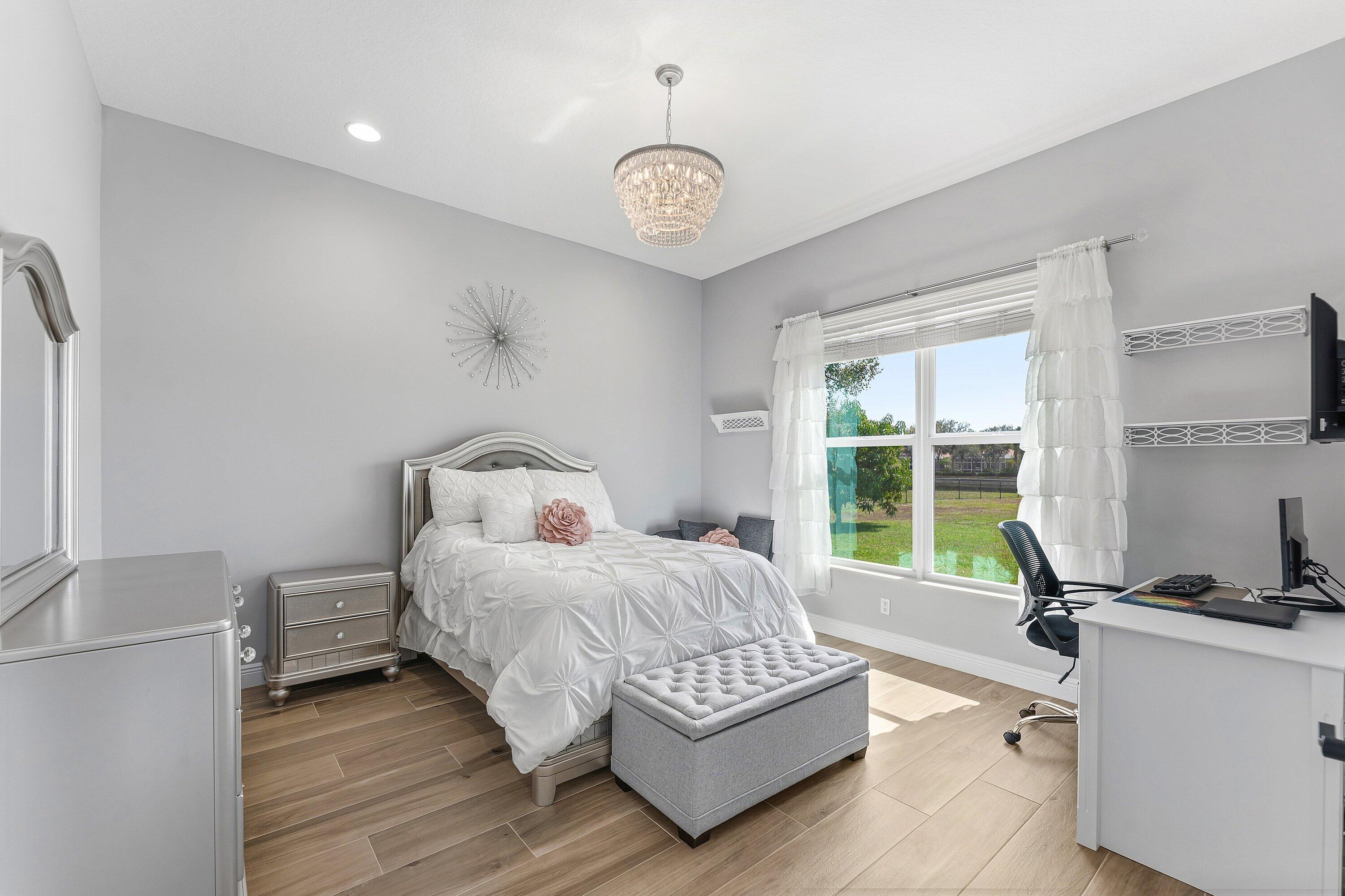 8880 S Kendale Lake Worth, FL 33467