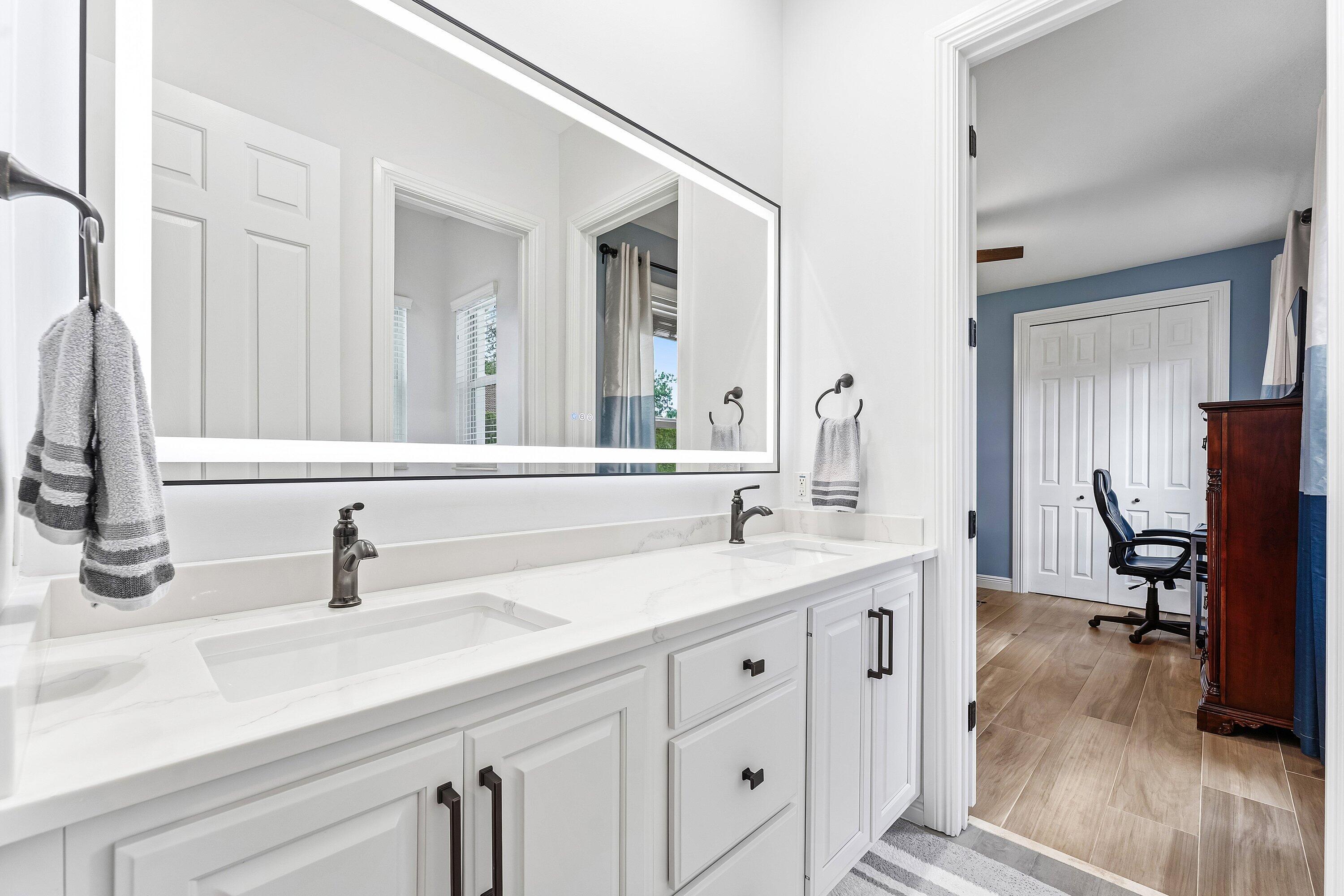 8880 S Kendale Lake Worth, FL 33467