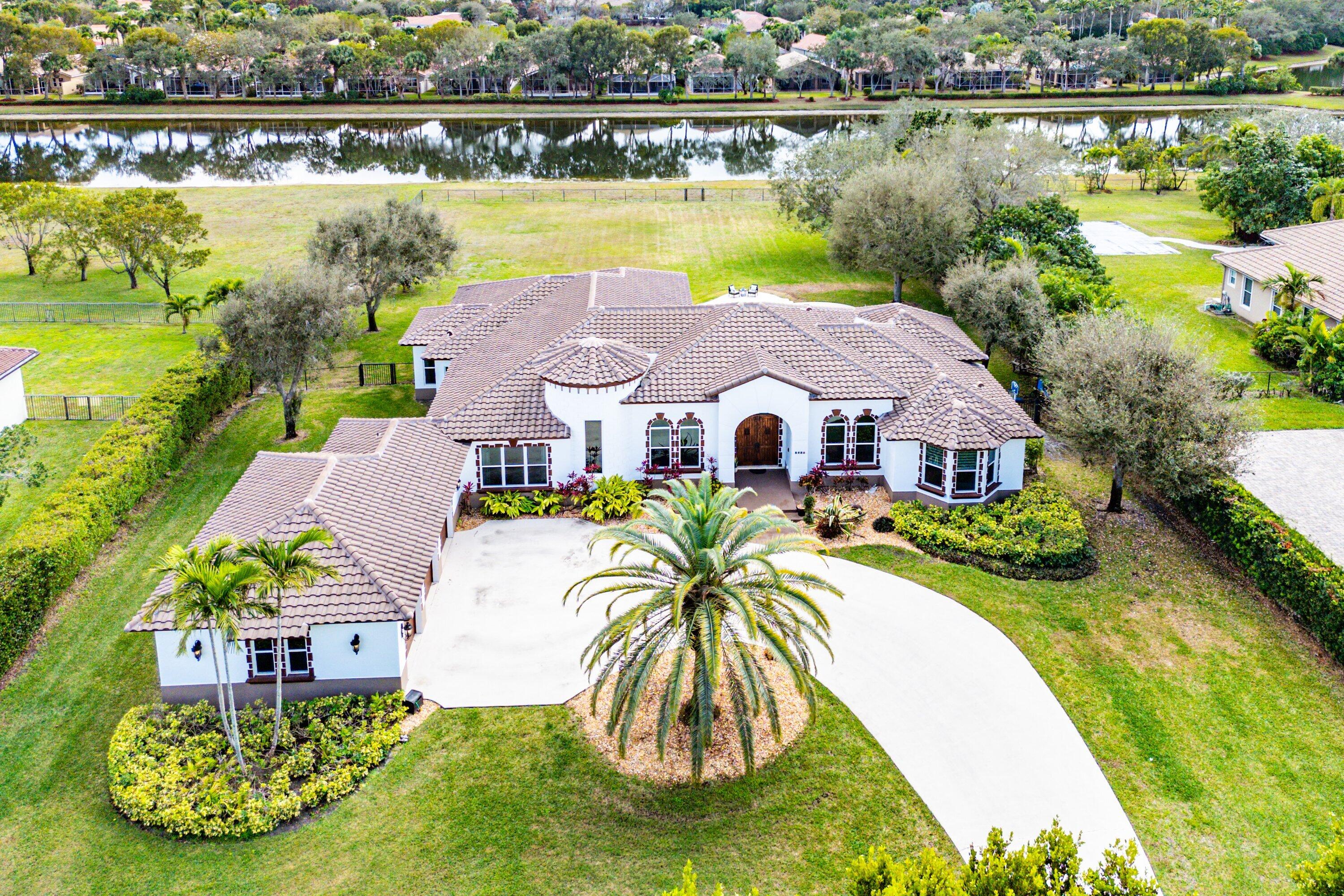 8880 S Kendale Lake Worth, FL 33467