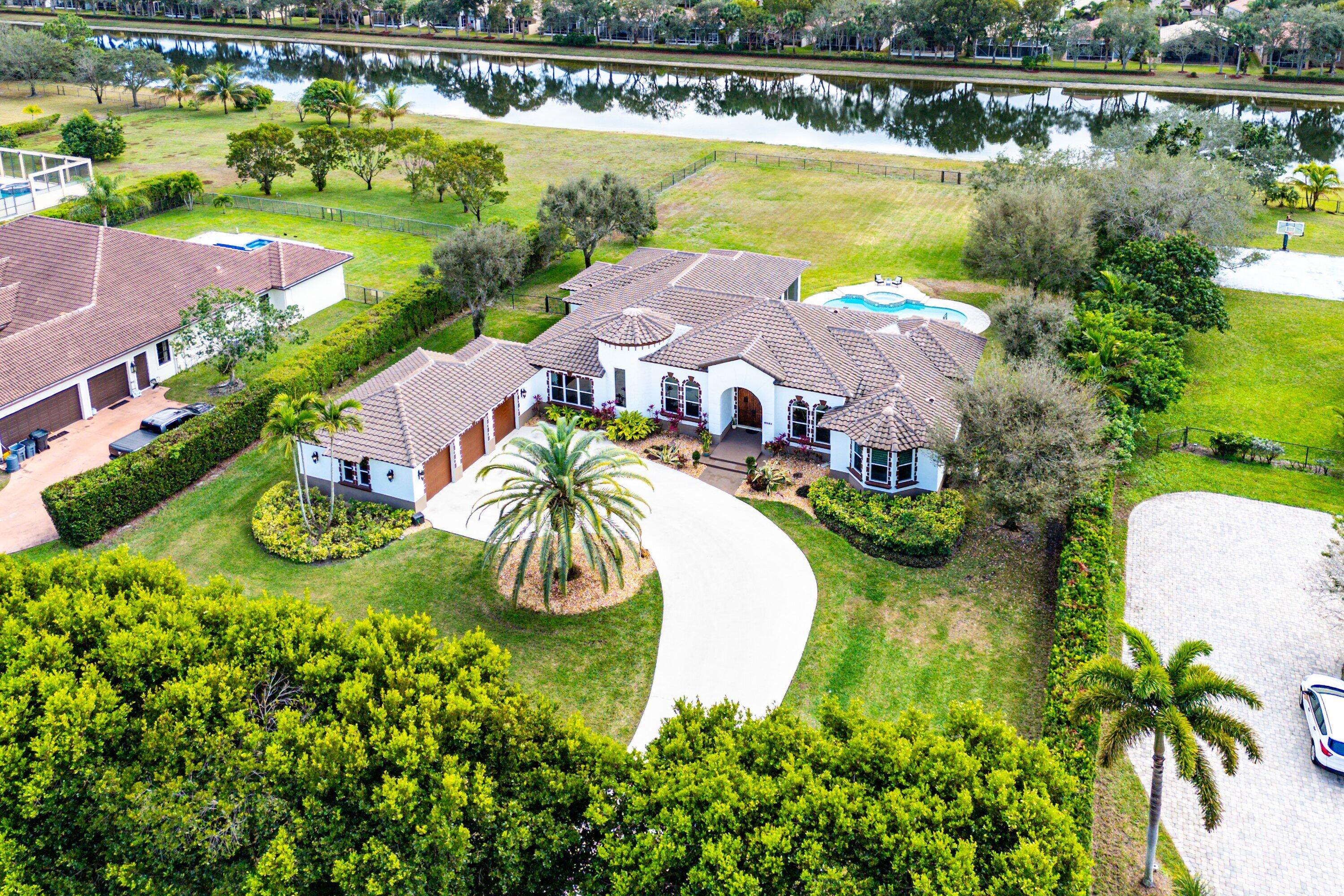 8880 S Kendale Lake Worth, FL 33467