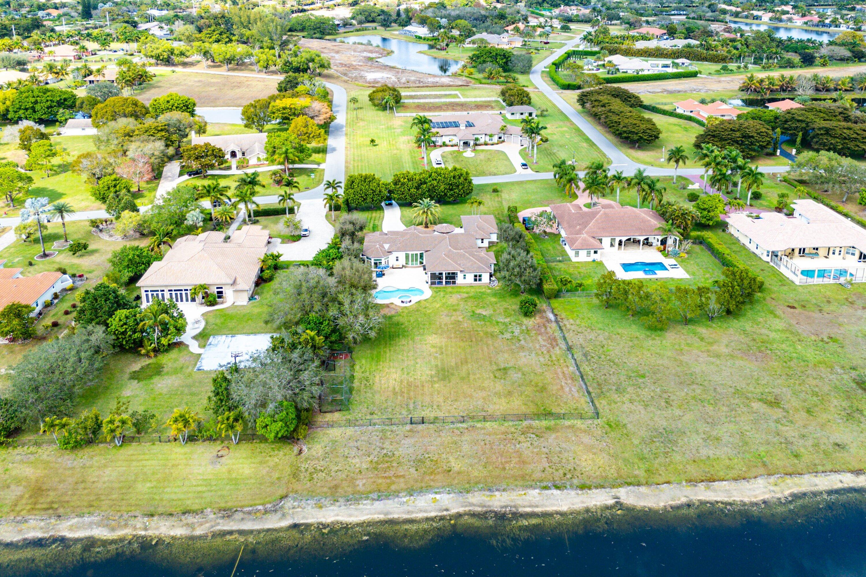 8880 S Kendale Lake Worth, FL 33467