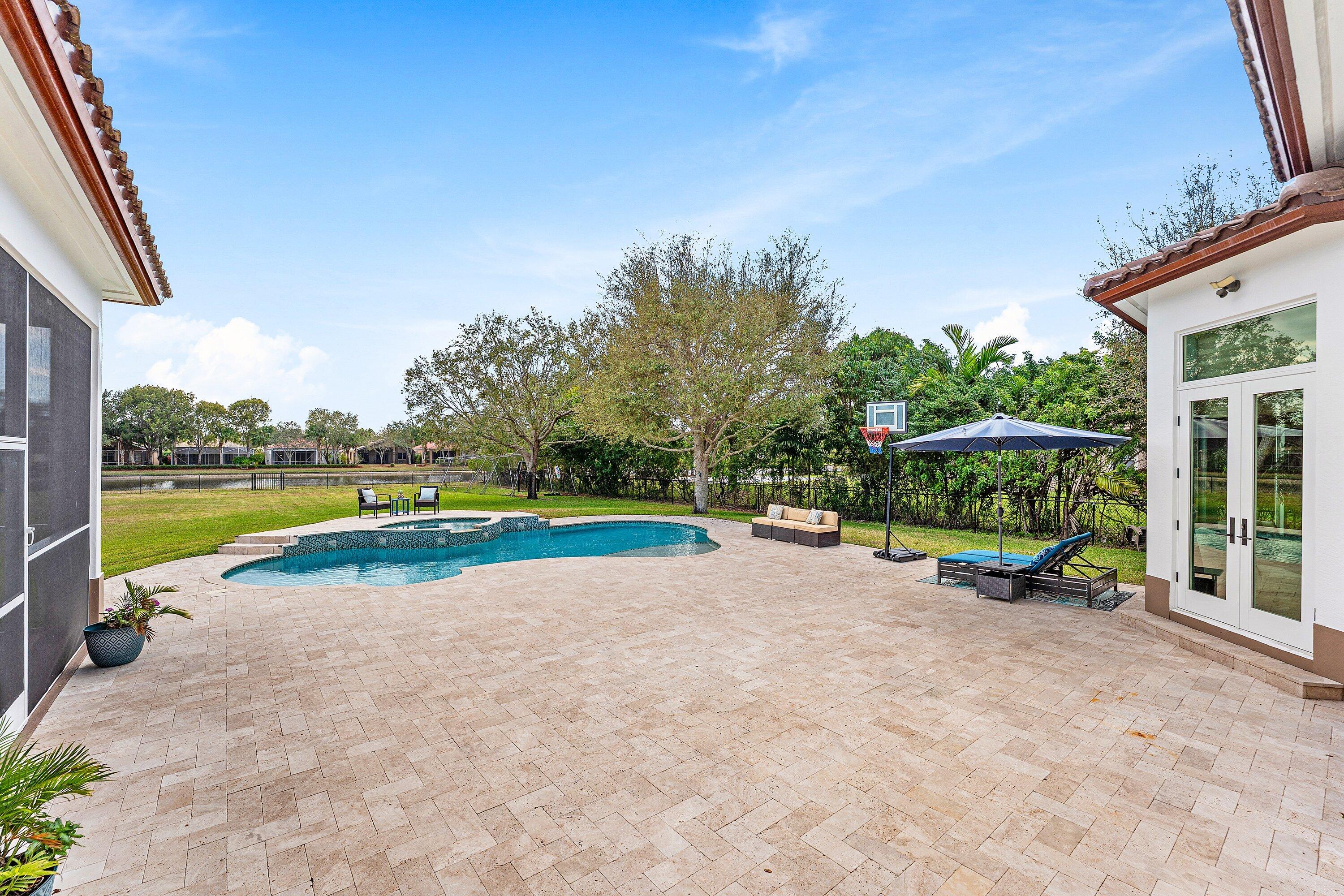 8880 S Kendale Lake Worth, FL 33467