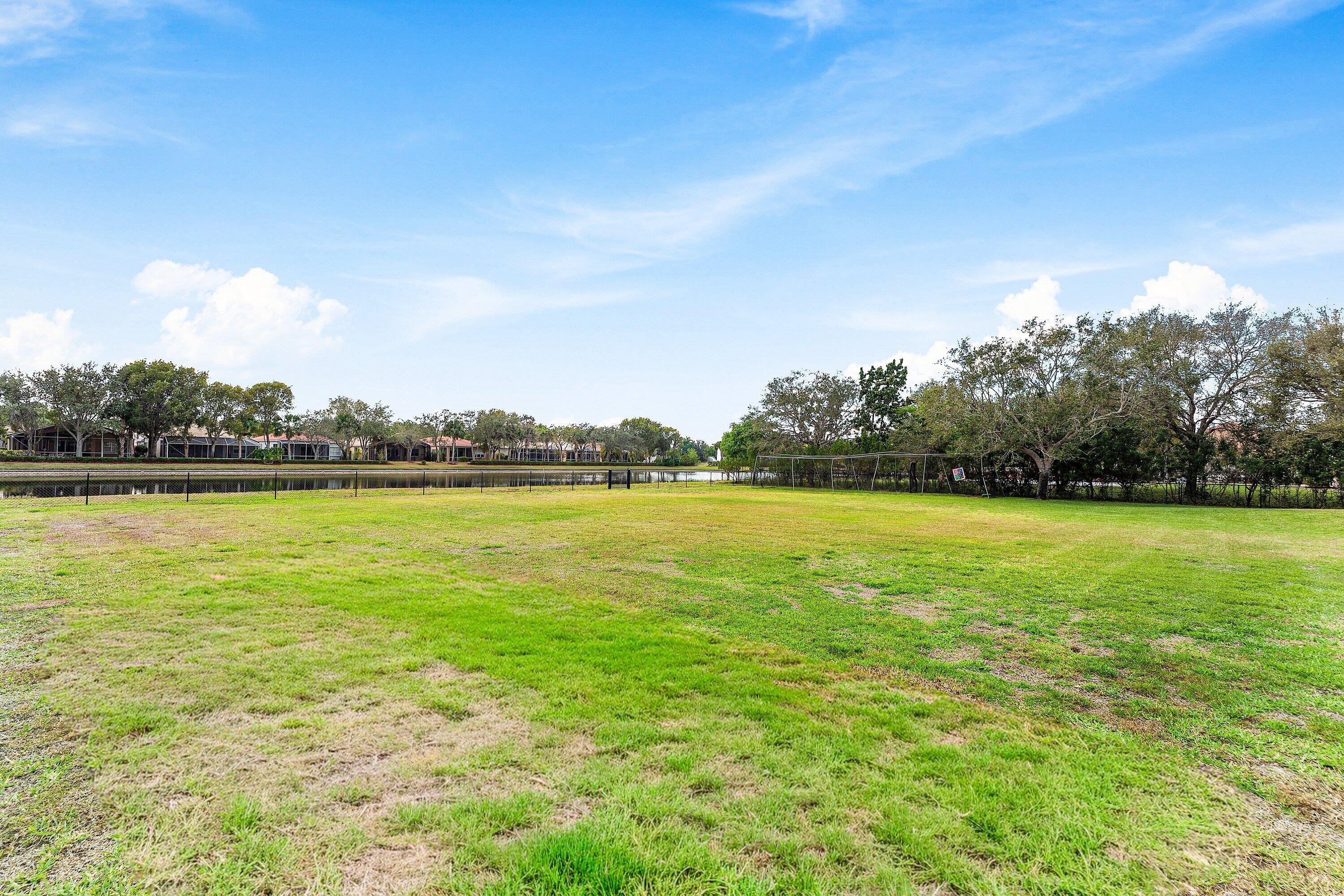 8880 S Kendale Lake Worth, FL 33467