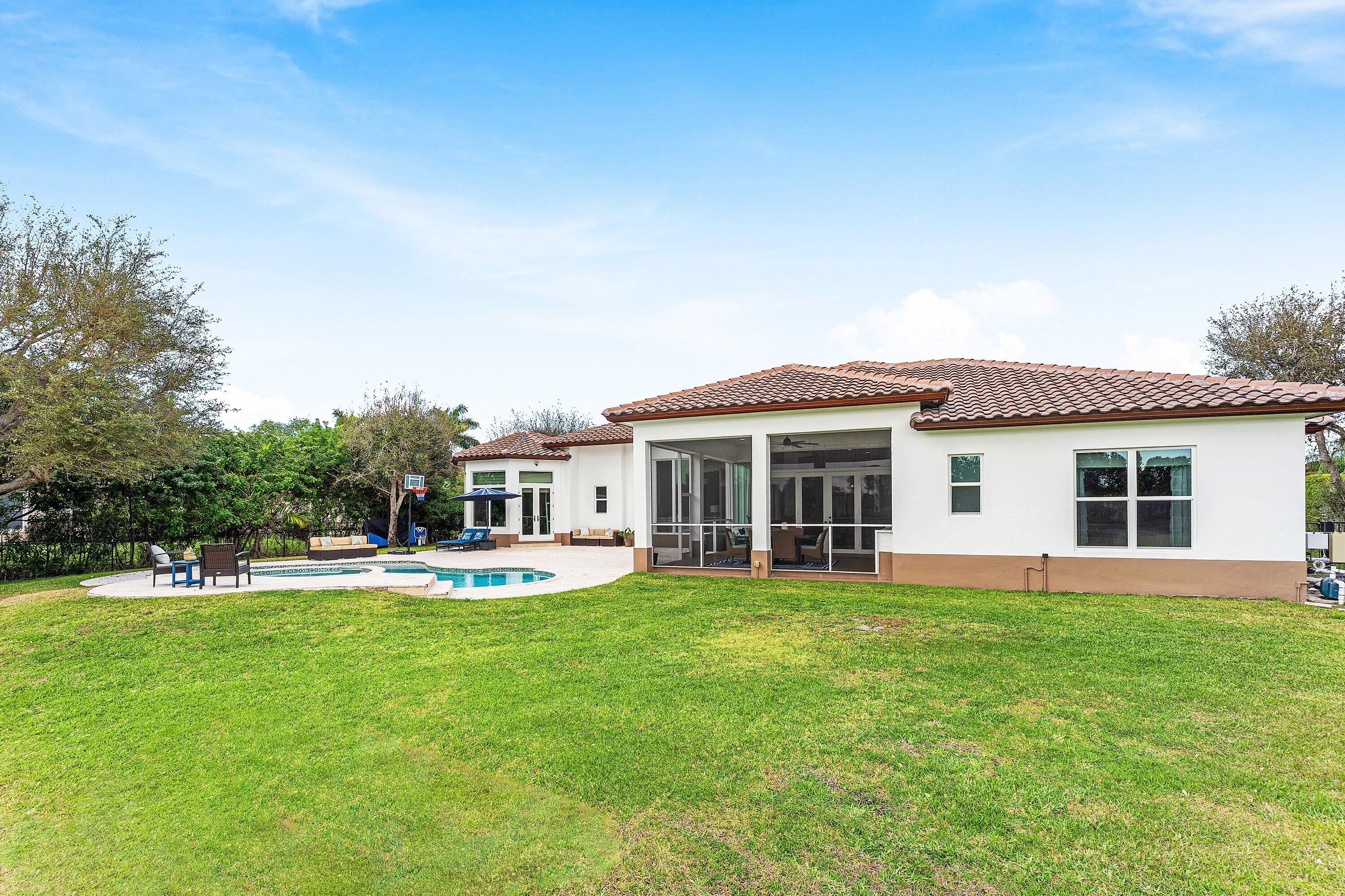 8880 S Kendale Lake Worth, FL 33467