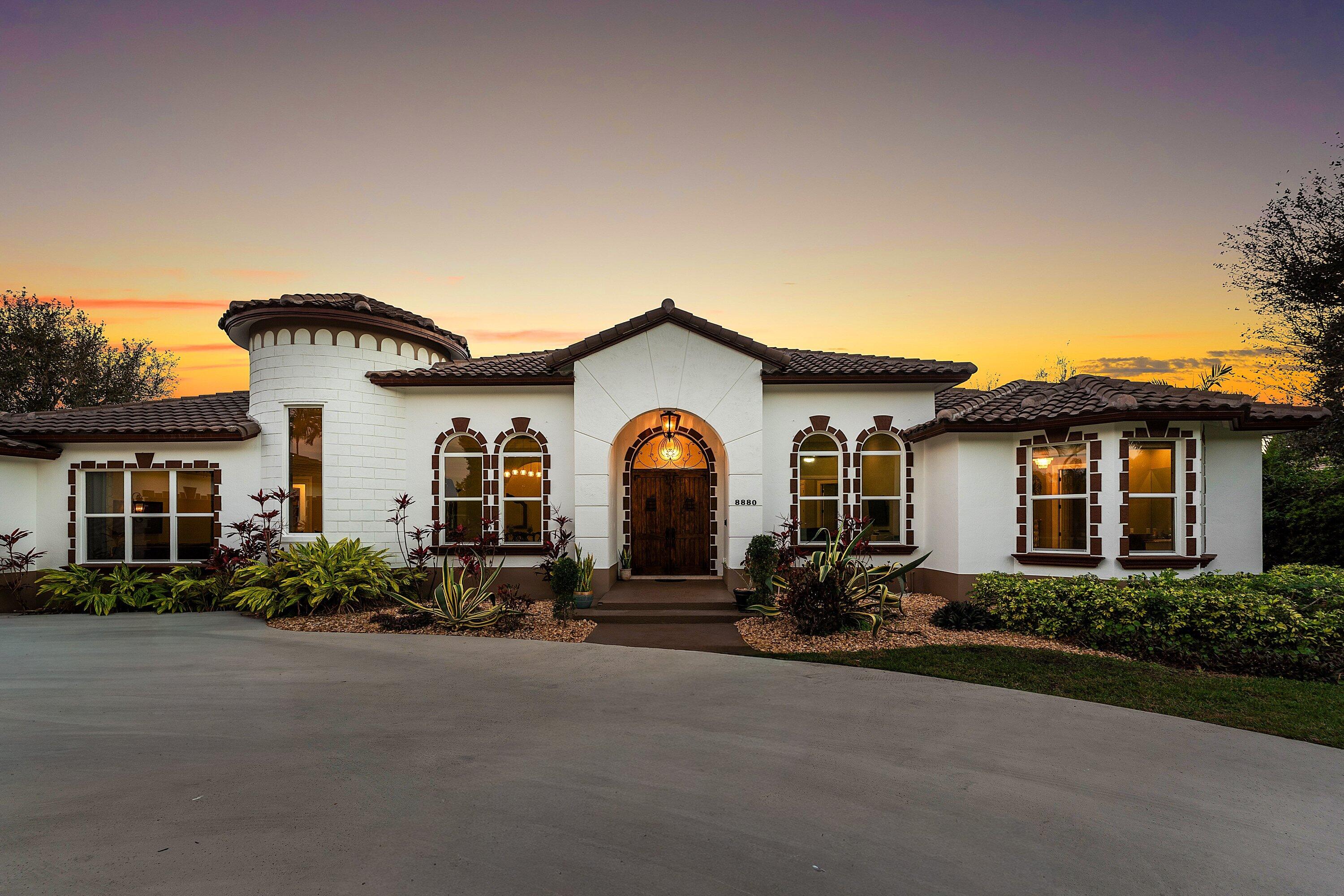 8880 S Kendale Lake Worth, FL 33467