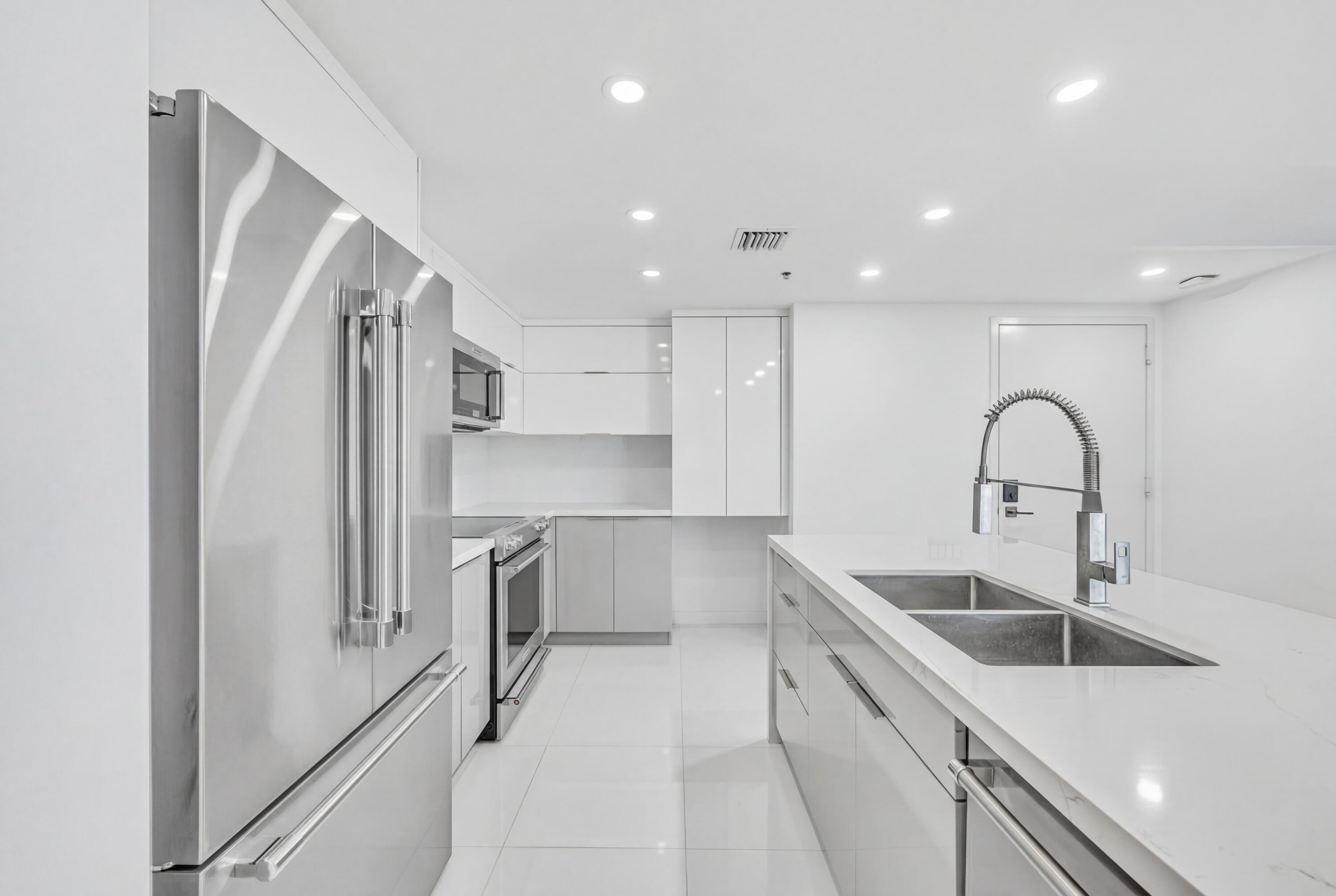 image Onyx on the Bay16