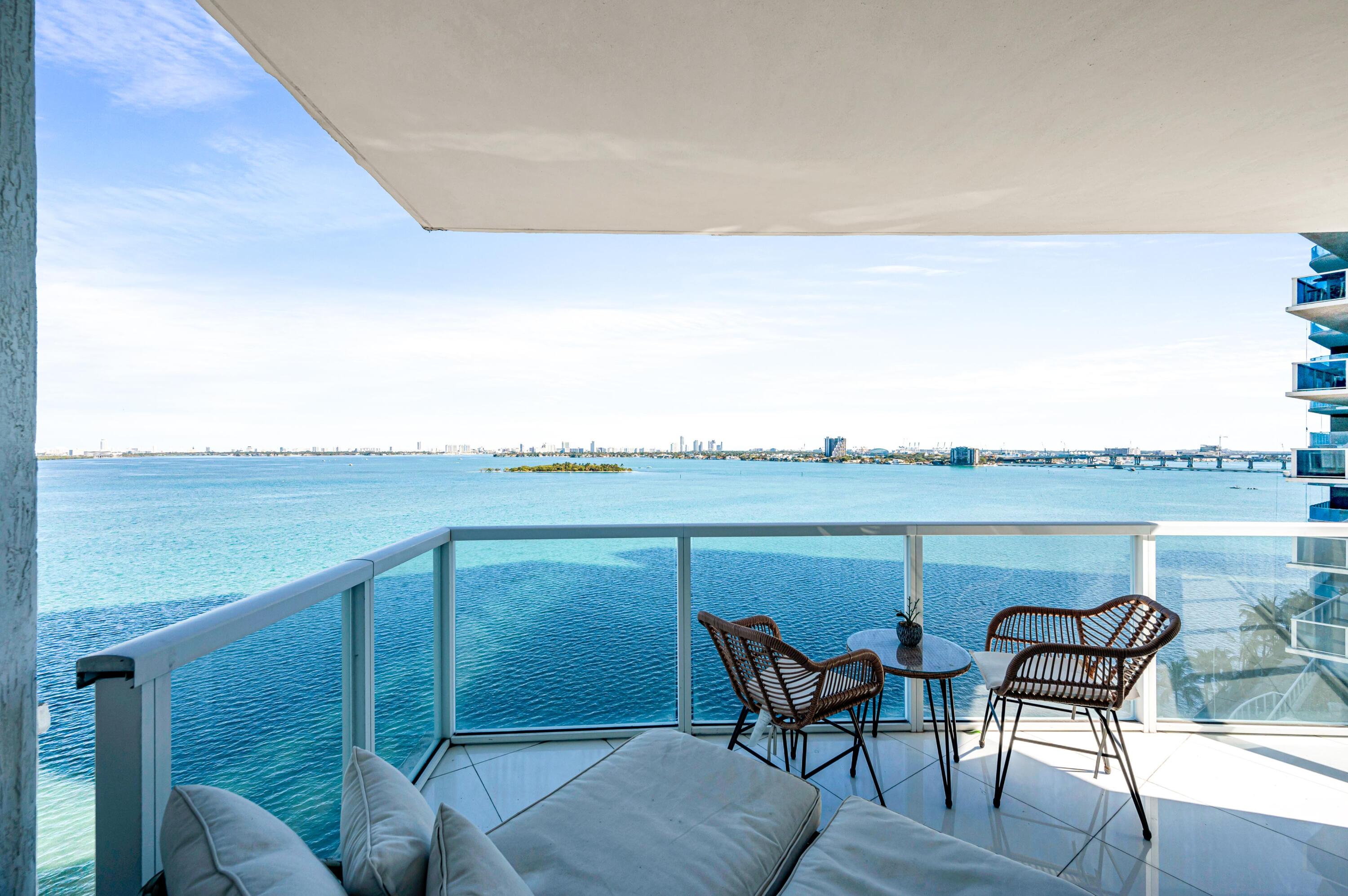 image Onyx on the Bay1