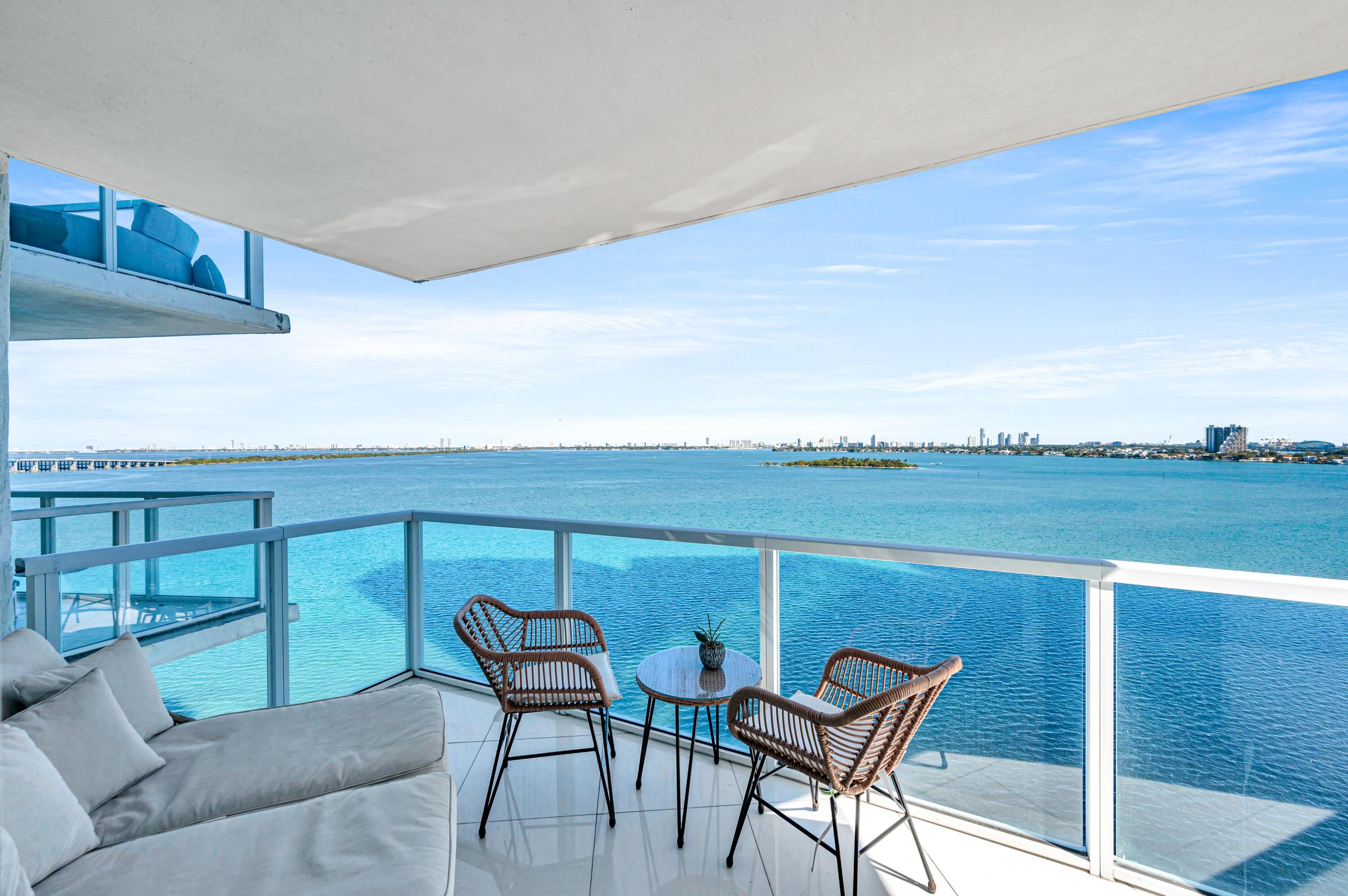 image Onyx on the Bay34