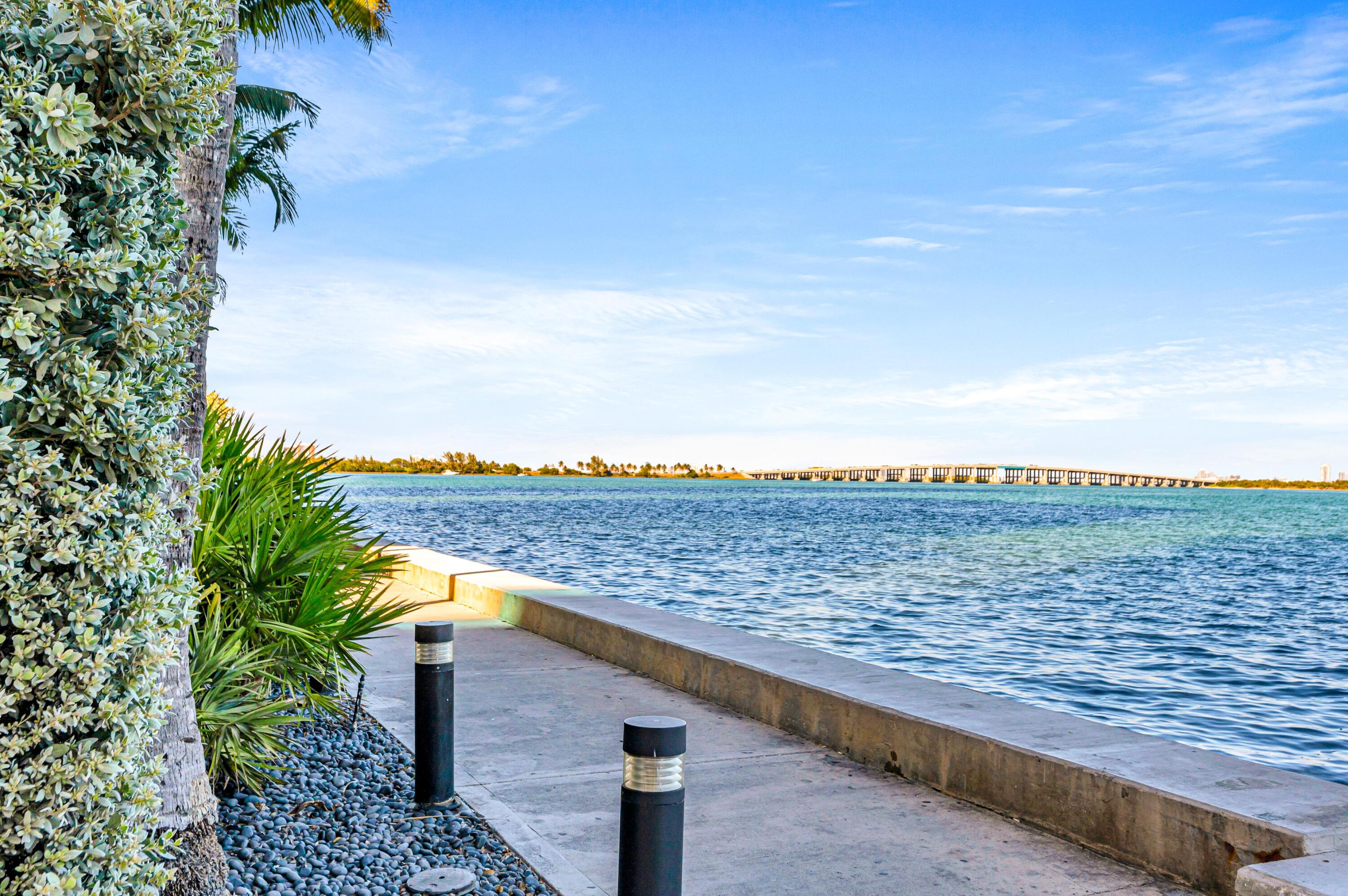 image Onyx on the Bay35