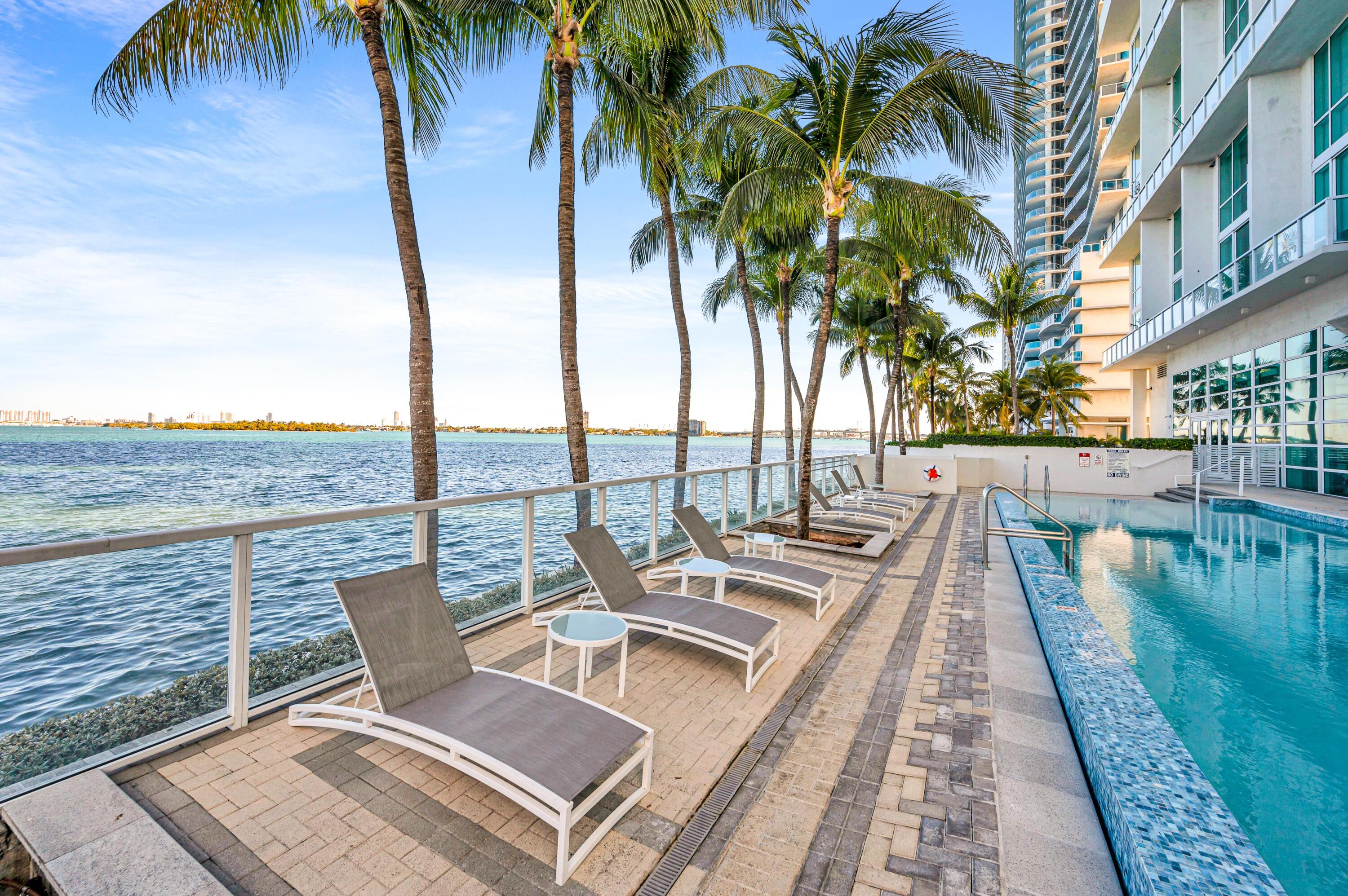 image Onyx on the Bay49