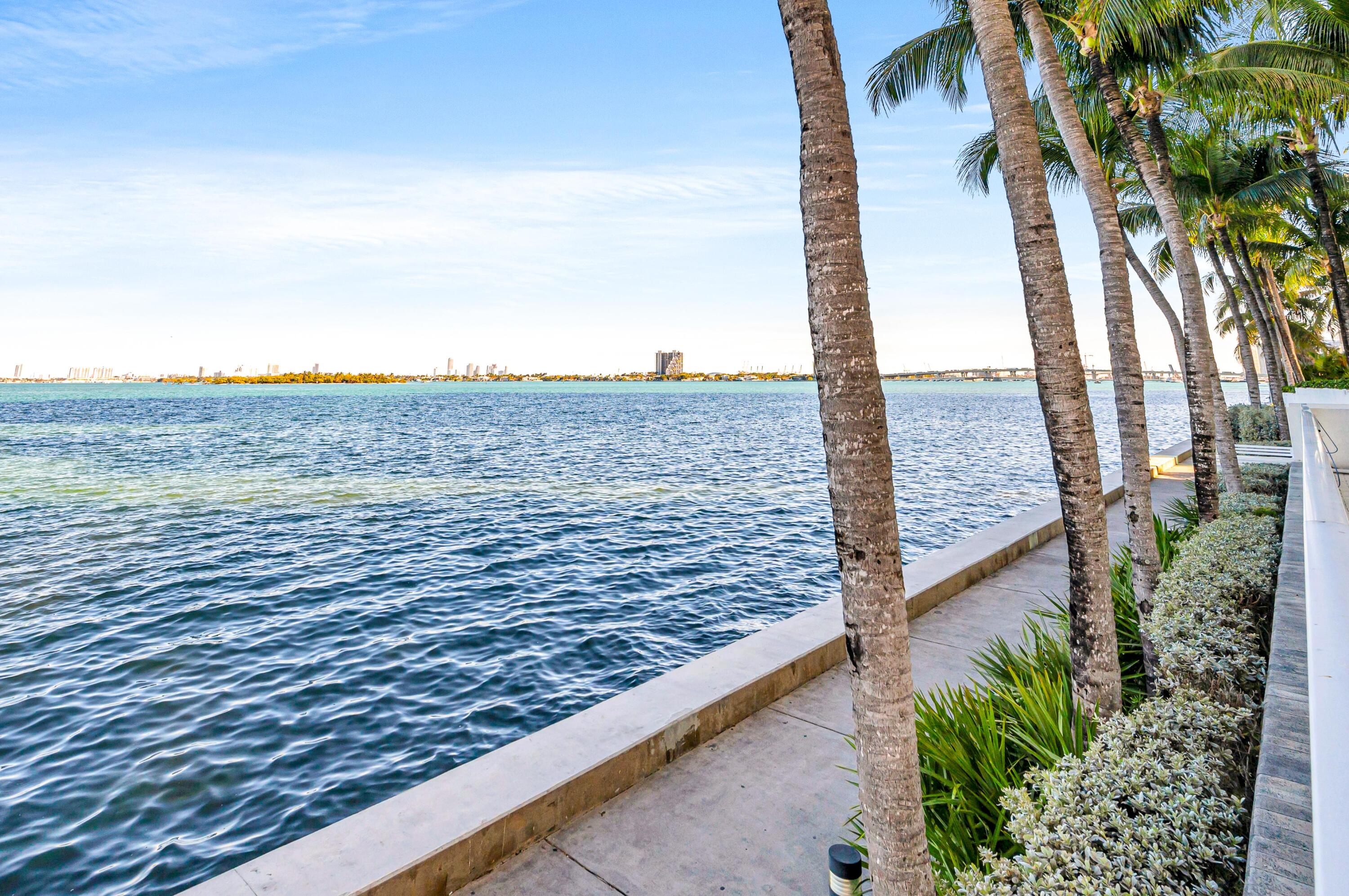 image Onyx on the Bay50