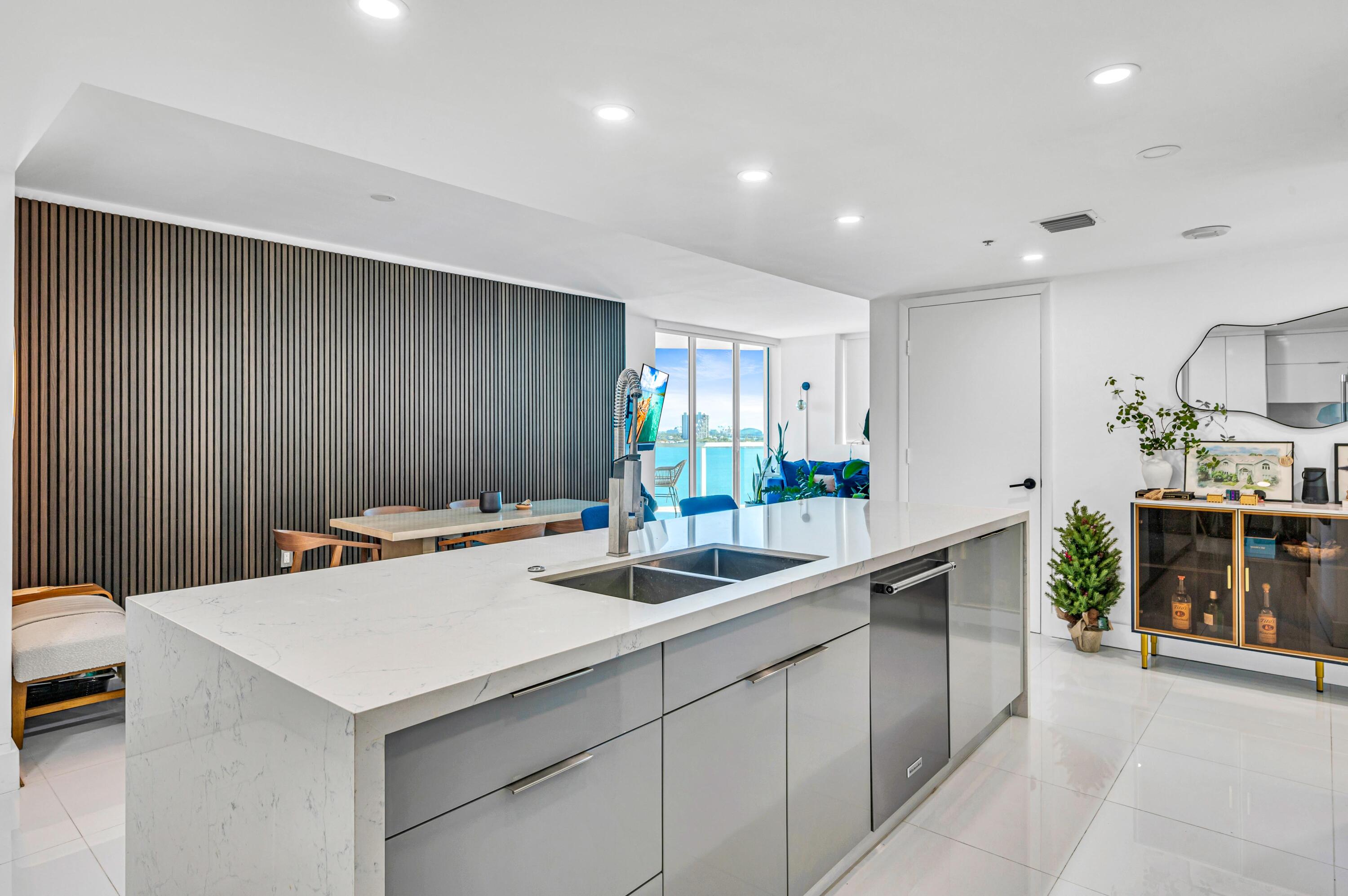 image Onyx on the Bay5