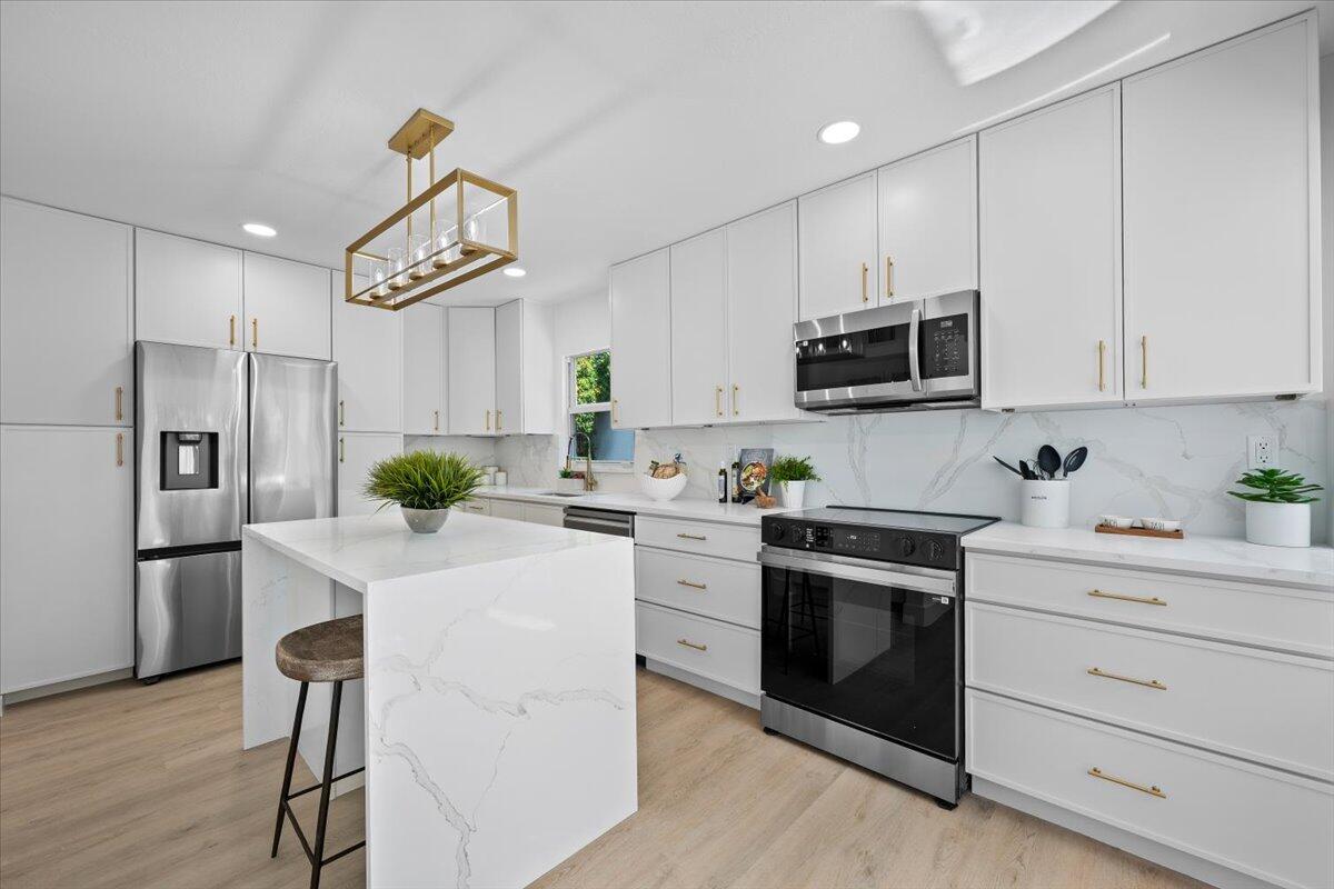 17068 Traverse Jupiter, FL 33477