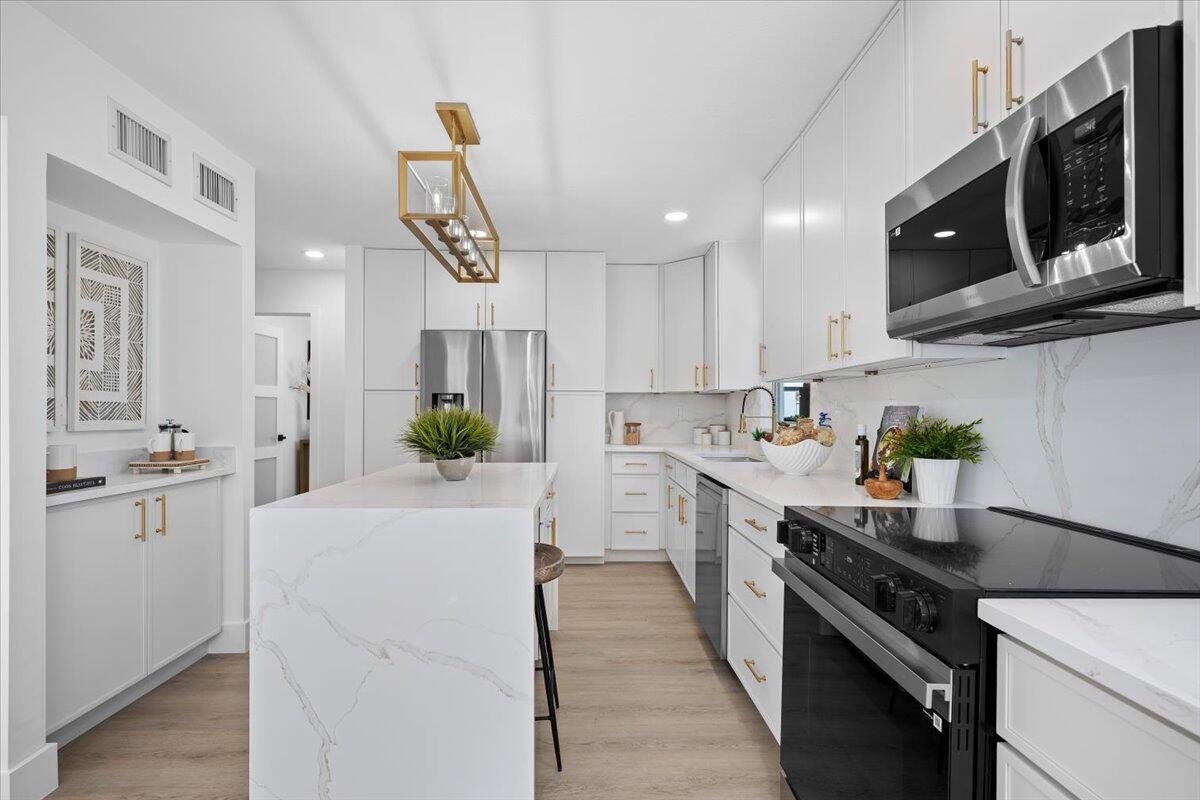 17068 Traverse Jupiter, FL 33477