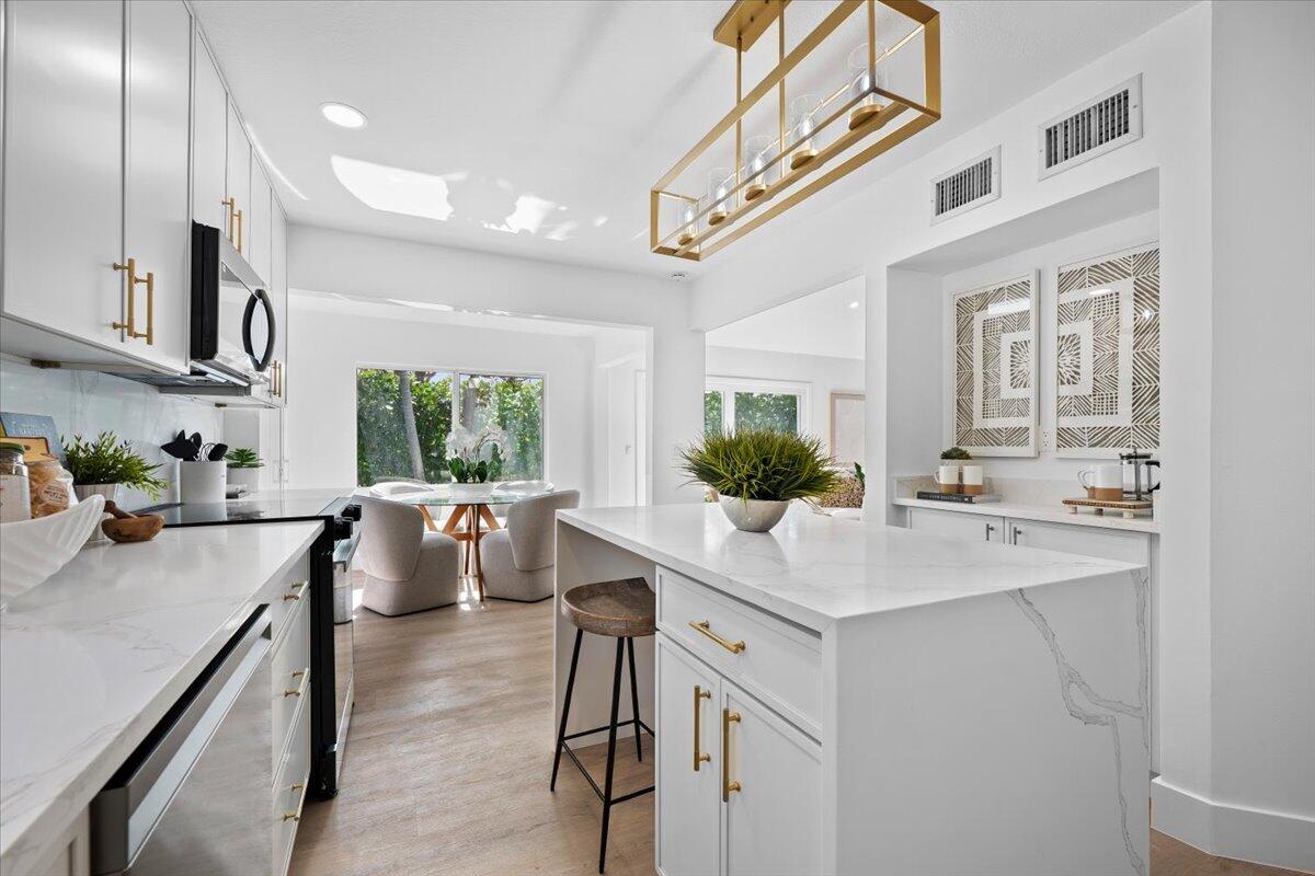 17068 Traverse Jupiter, FL 33477