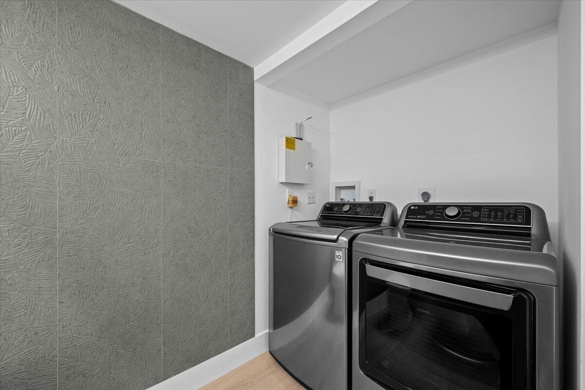 17068 Traverse Jupiter, FL 33477