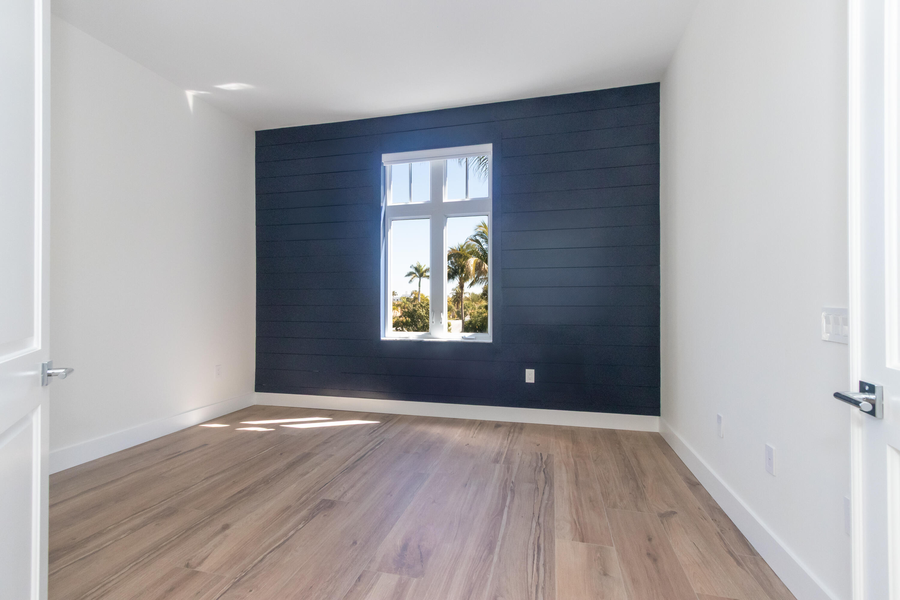 184 Lake #3201 Riviera Beach, FL 33404