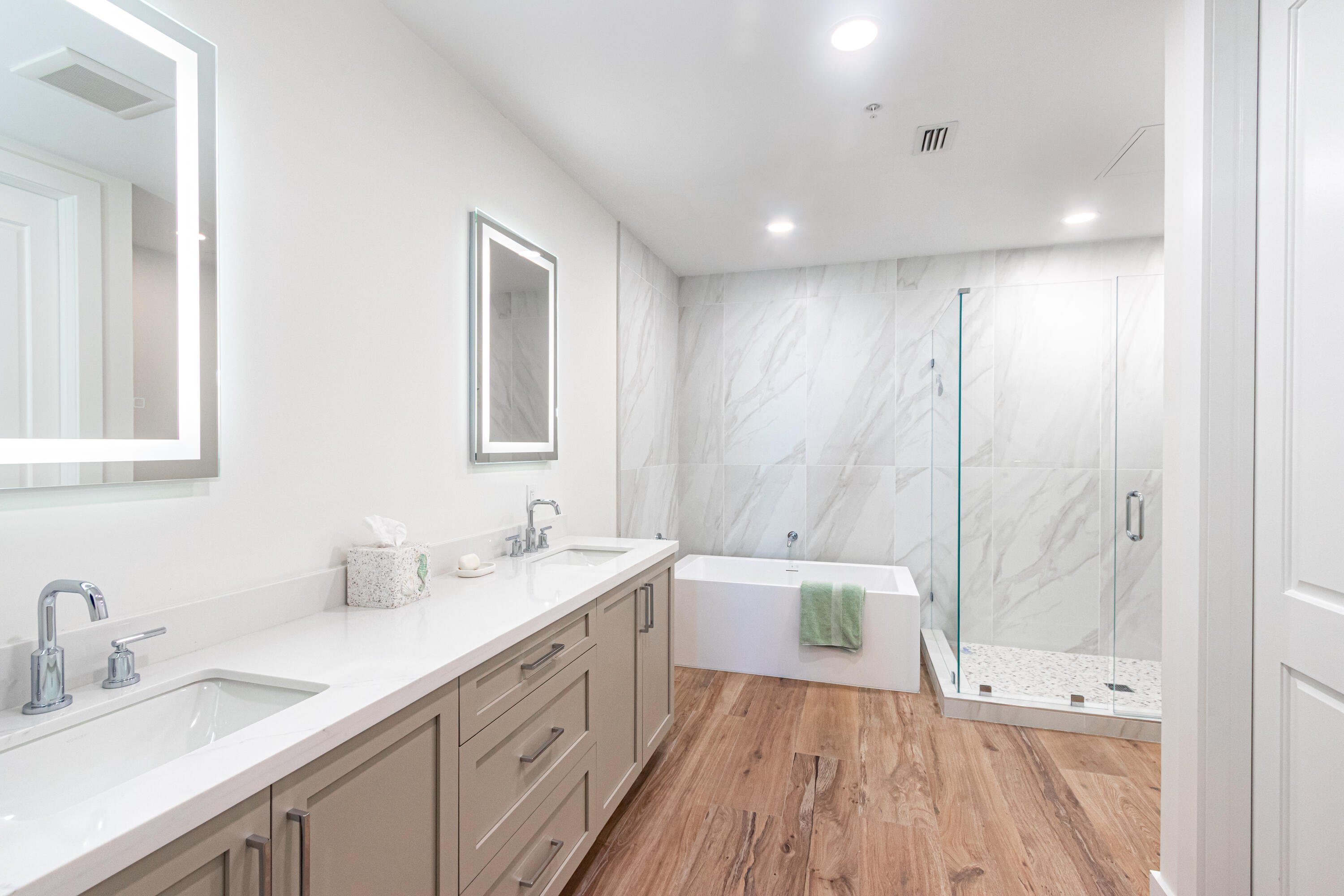 184 Lake #3201 Riviera Beach, FL 33404