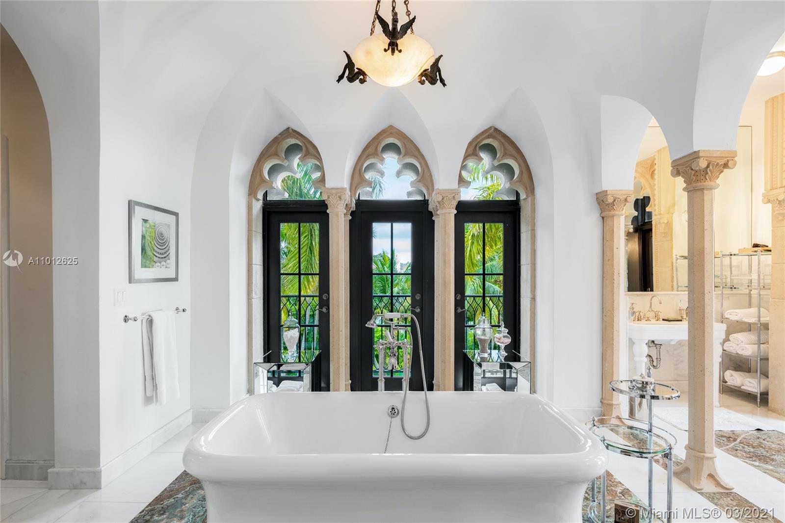 1840 S Bayshore Ln Coconut Grove, FL 33133