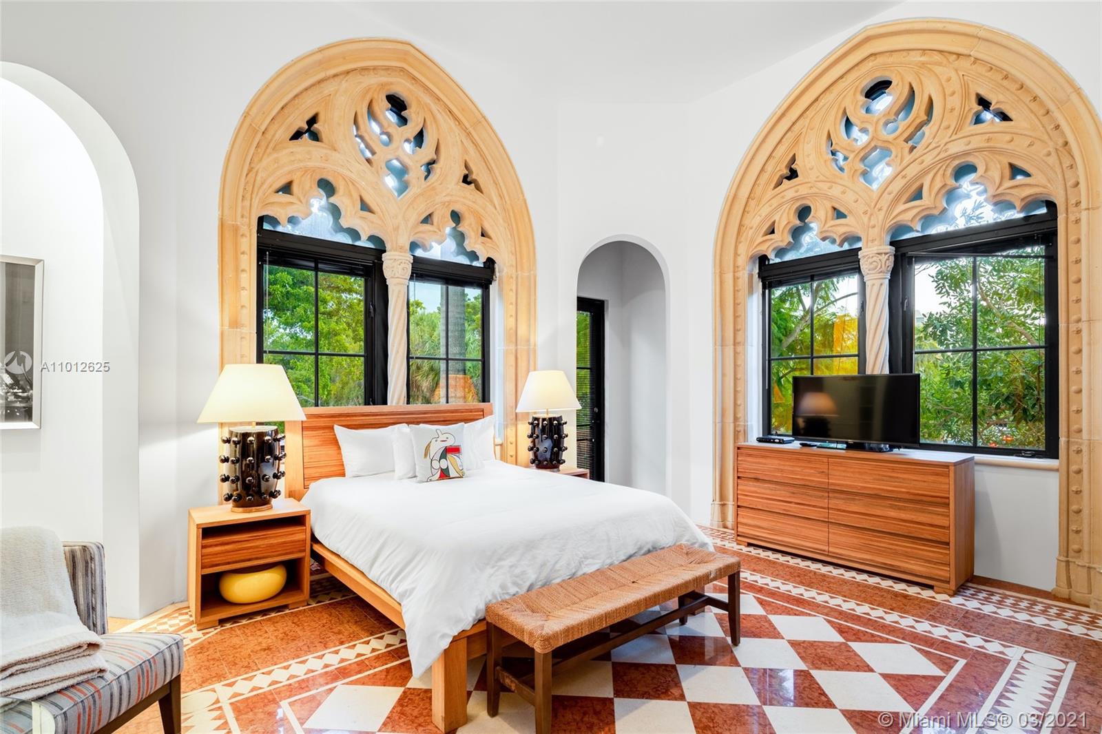 1840 S Bayshore Ln Coconut Grove, FL 33133