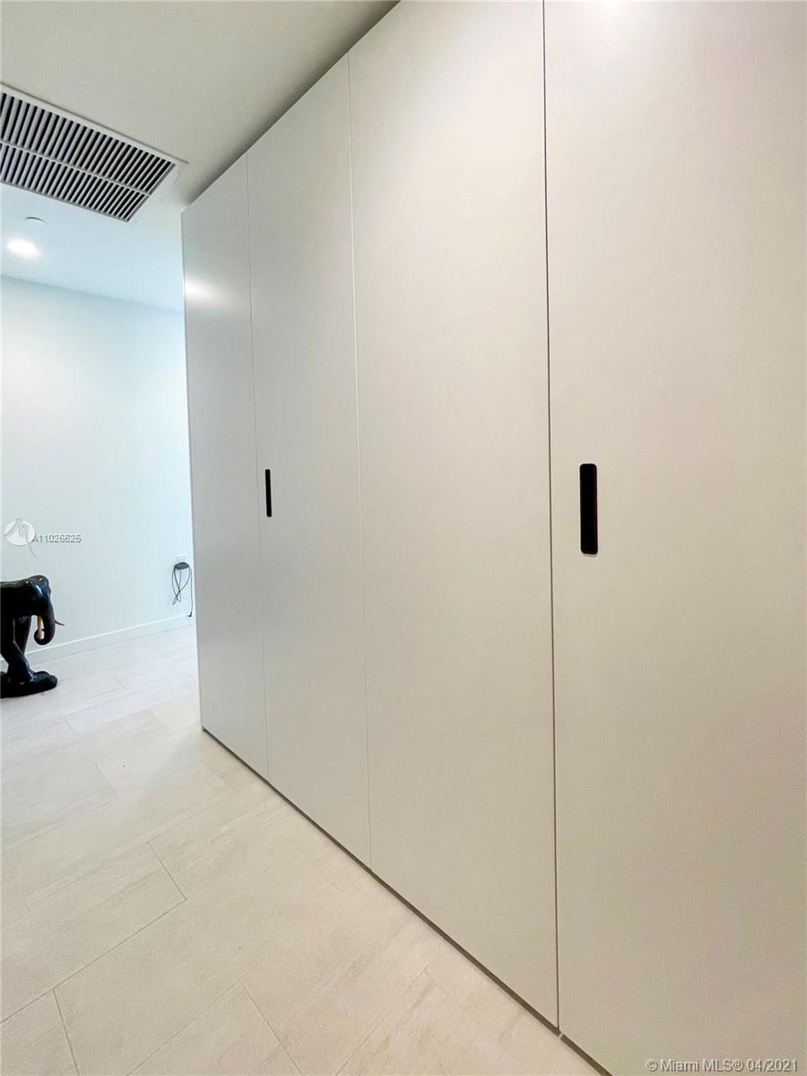 1000 Brickell Plz #4301 Miami, FL 33131