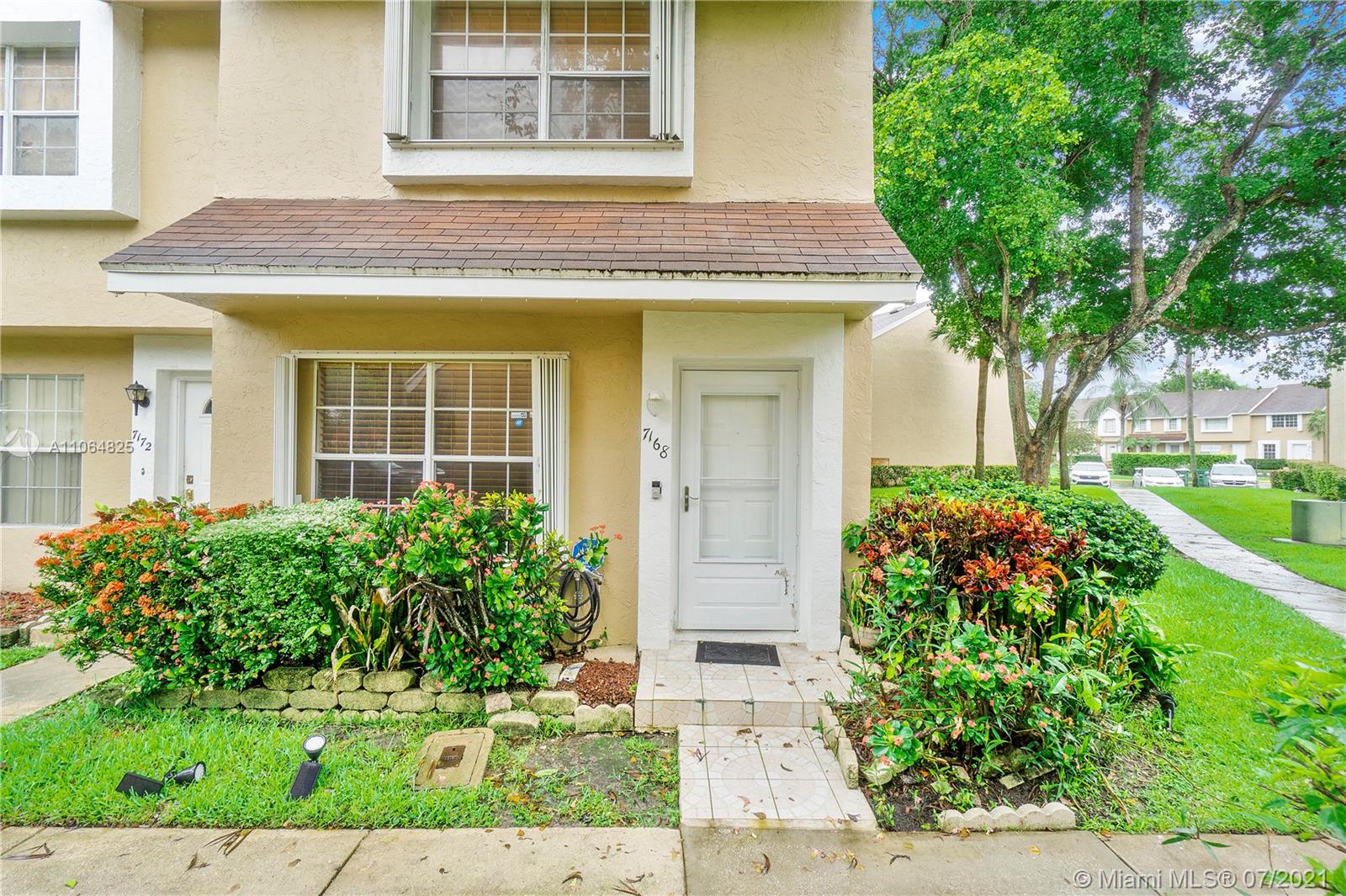 7168 Woodmont Ave #7168