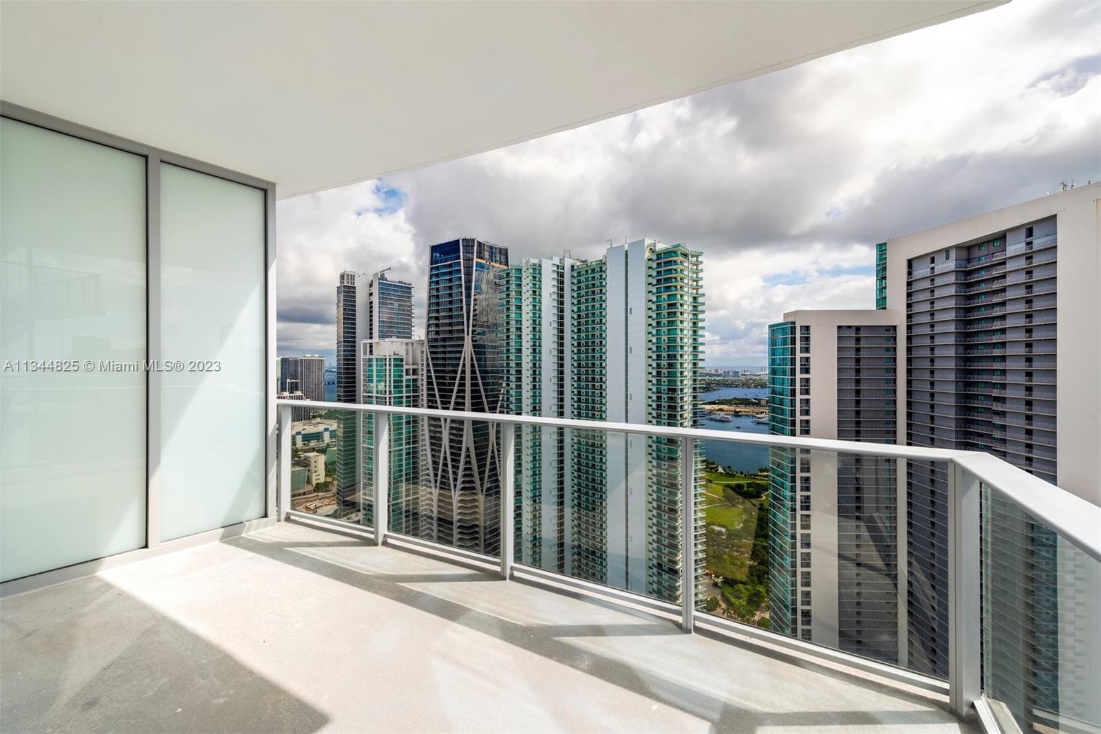 image Paramount Miami Worldcenter21