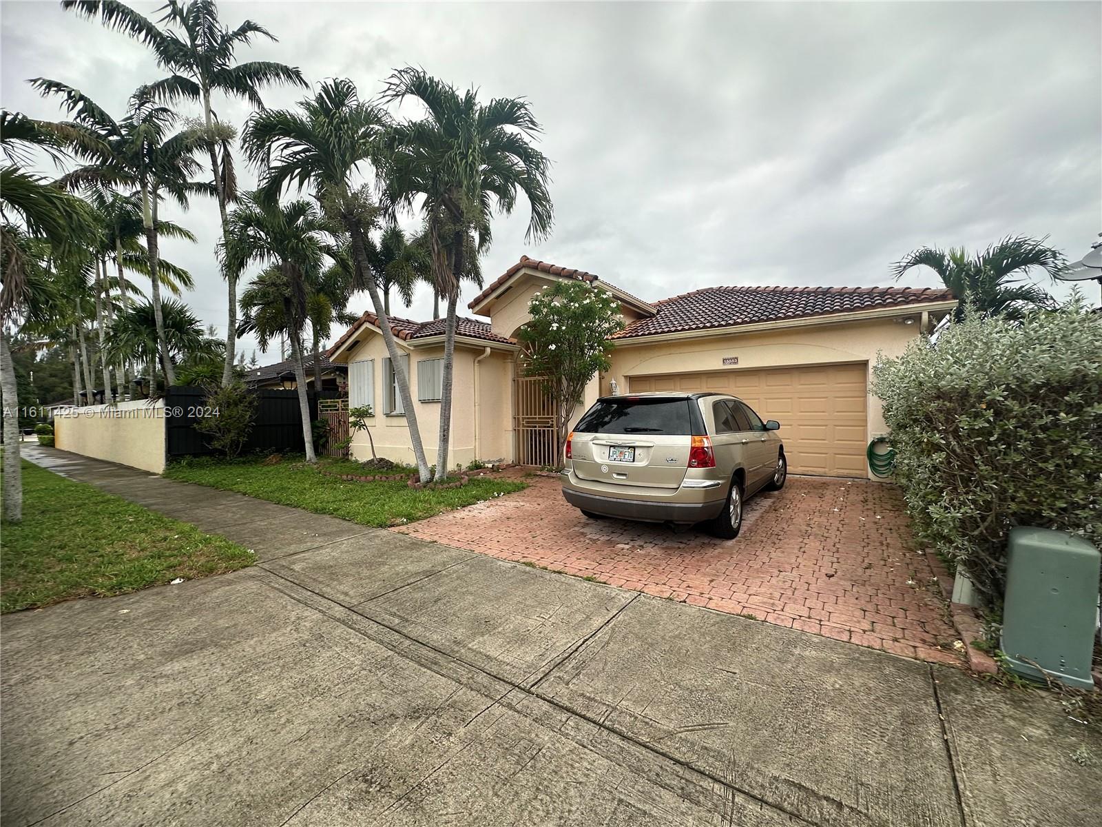 15553 SW 41st Ter Miami, FL 33185