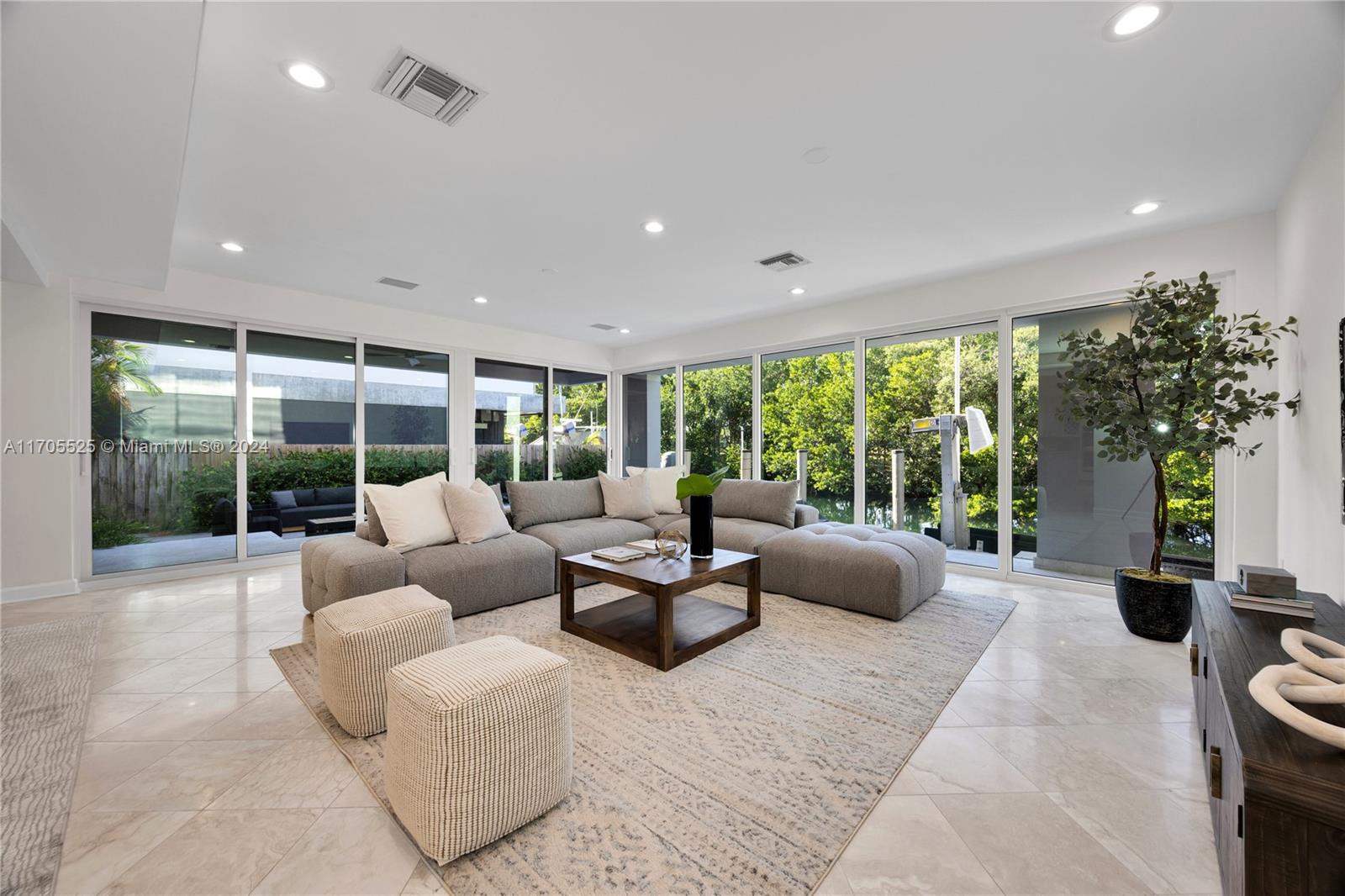 3566 Rockerman Rd Miami, FL 33133