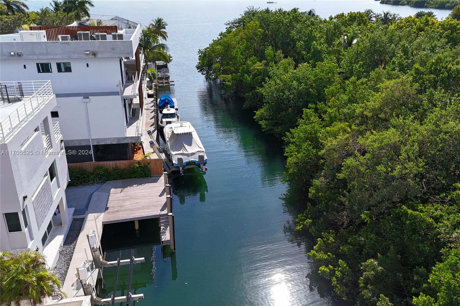 3566 Rockerman Rd Miami, FL 33133