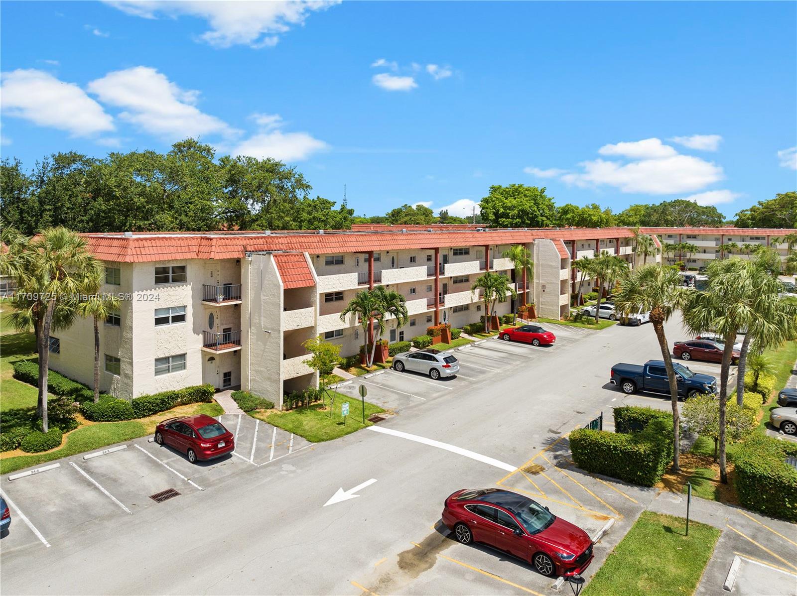 711 S Hollybrook Dr #109,Pembroke Pines, FL 33025