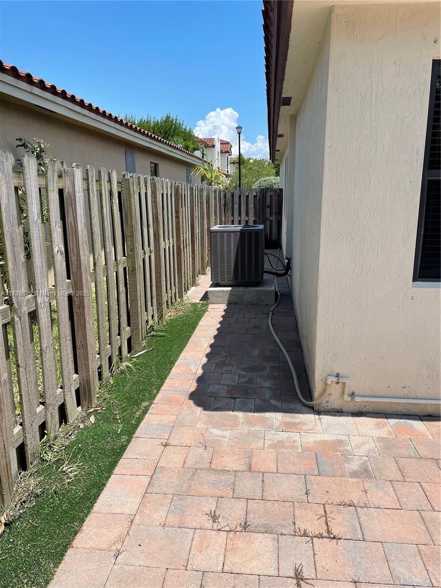 15340 SW 176th Ln,Miami, FL 33187