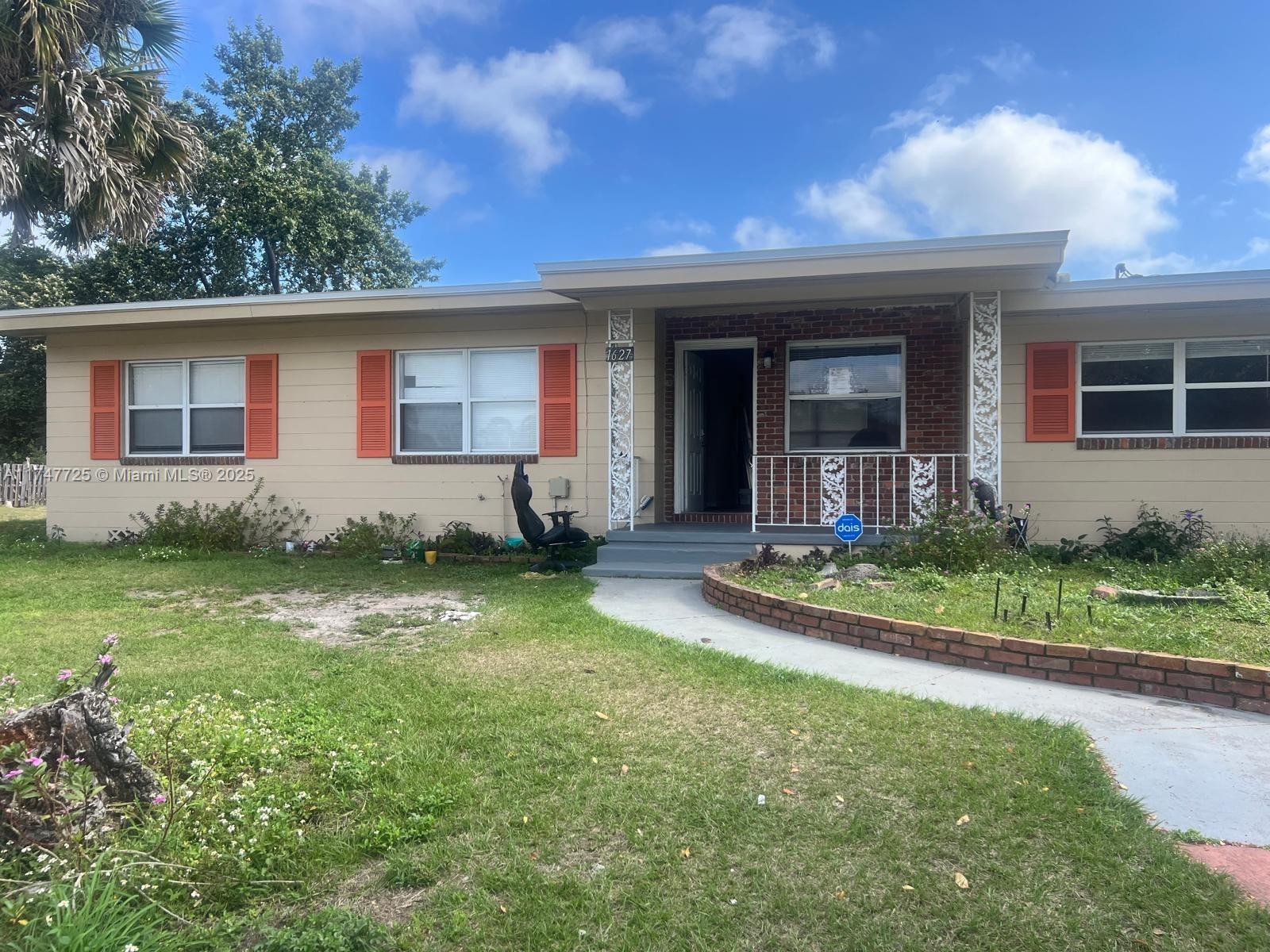 1627 Marcia Dr #1